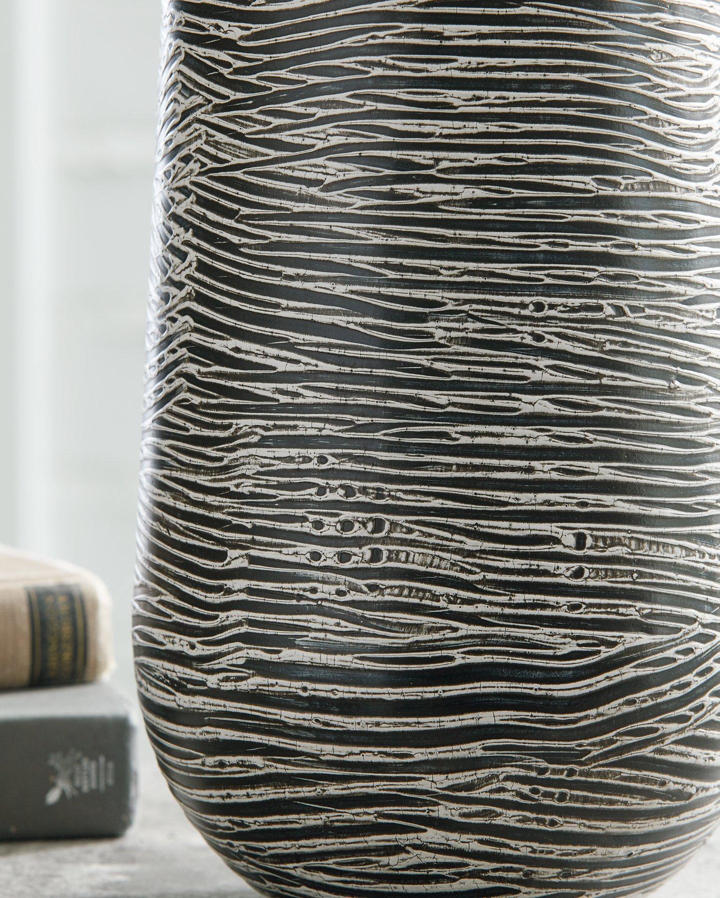 Fynn Vase - Luxury Home Furniture (MI)