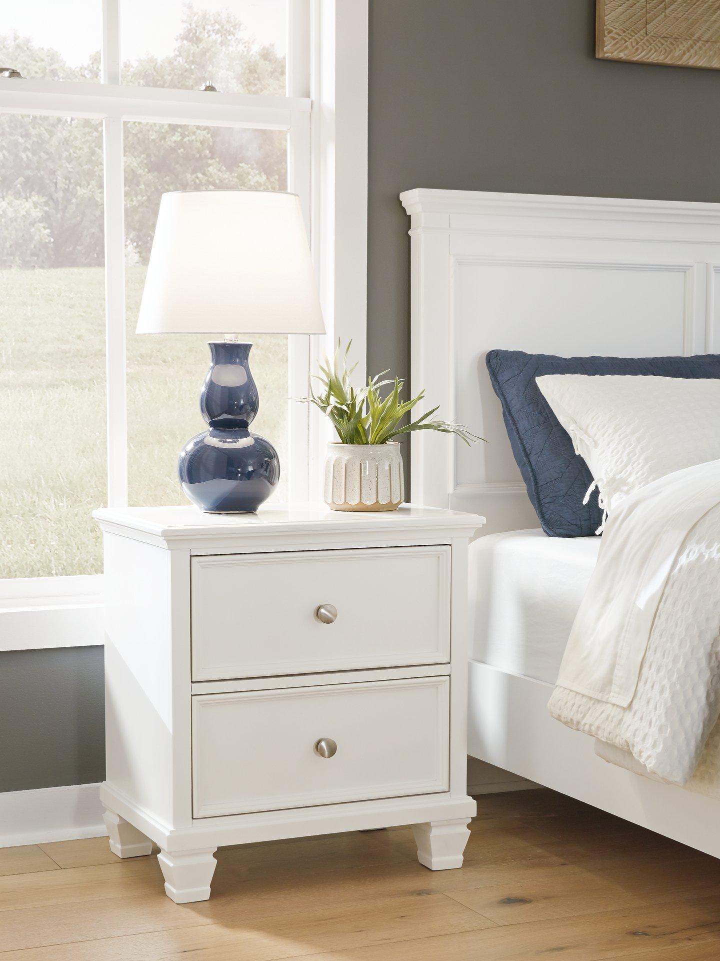 Fortman Nightstand - Luxury Home Furniture (MI)