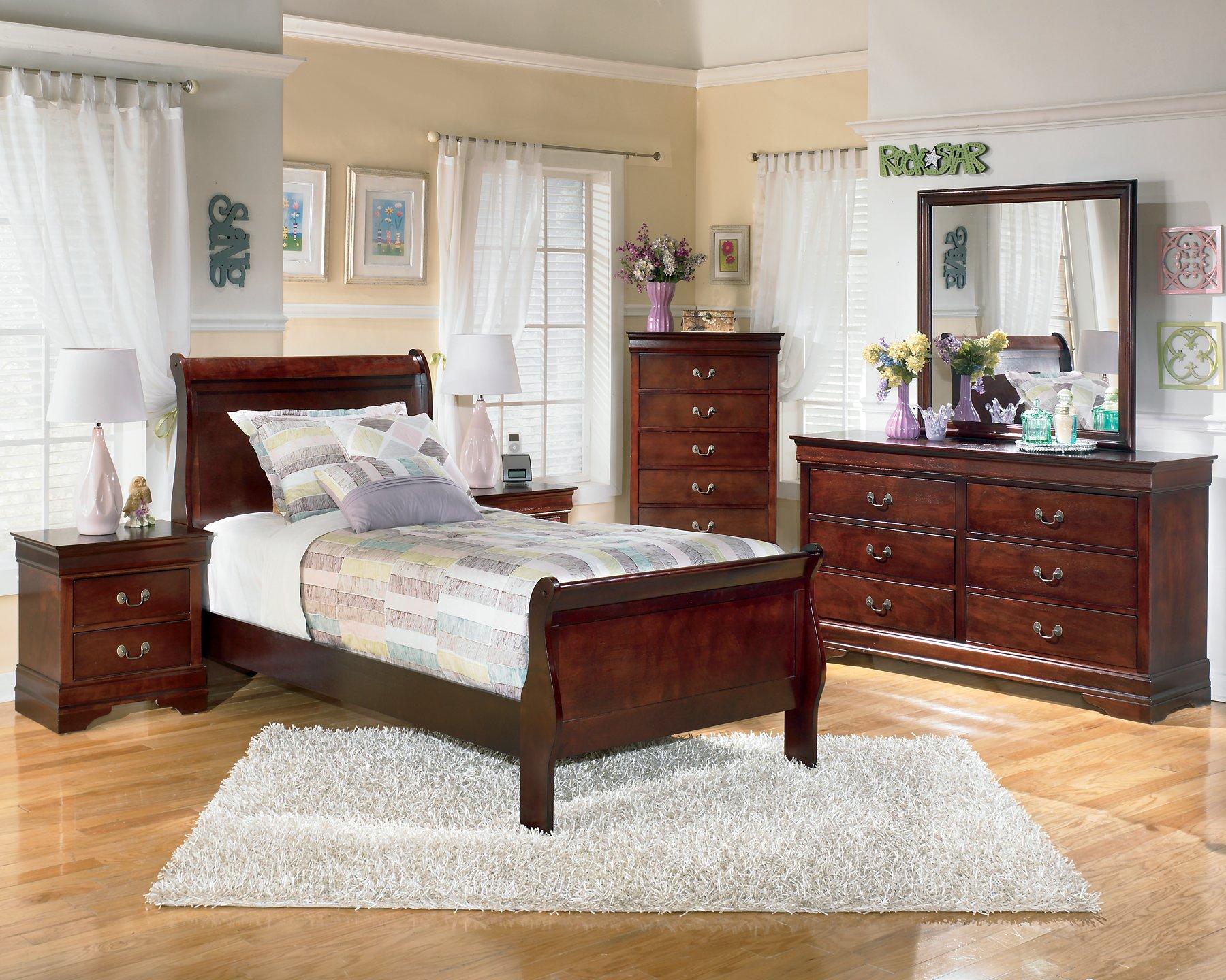 Alisdair Nightstand - Luxury Home Furniture (MI)