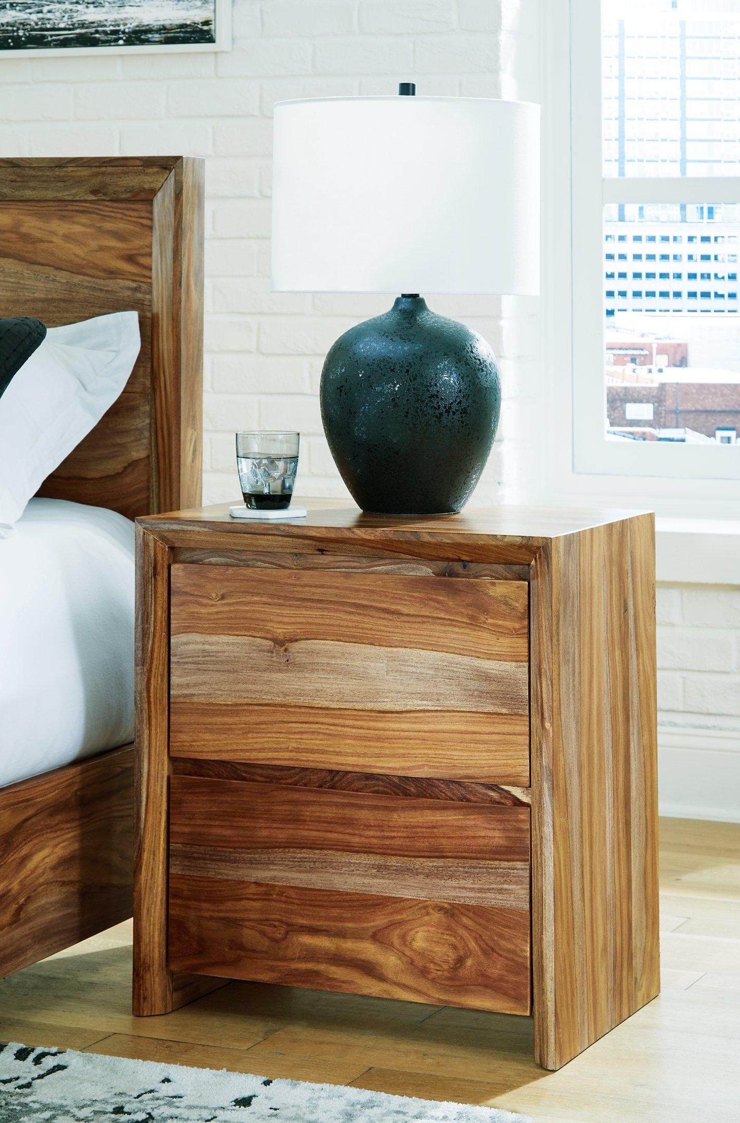 Dressonni Nightstand - Luxury Home Furniture (MI)