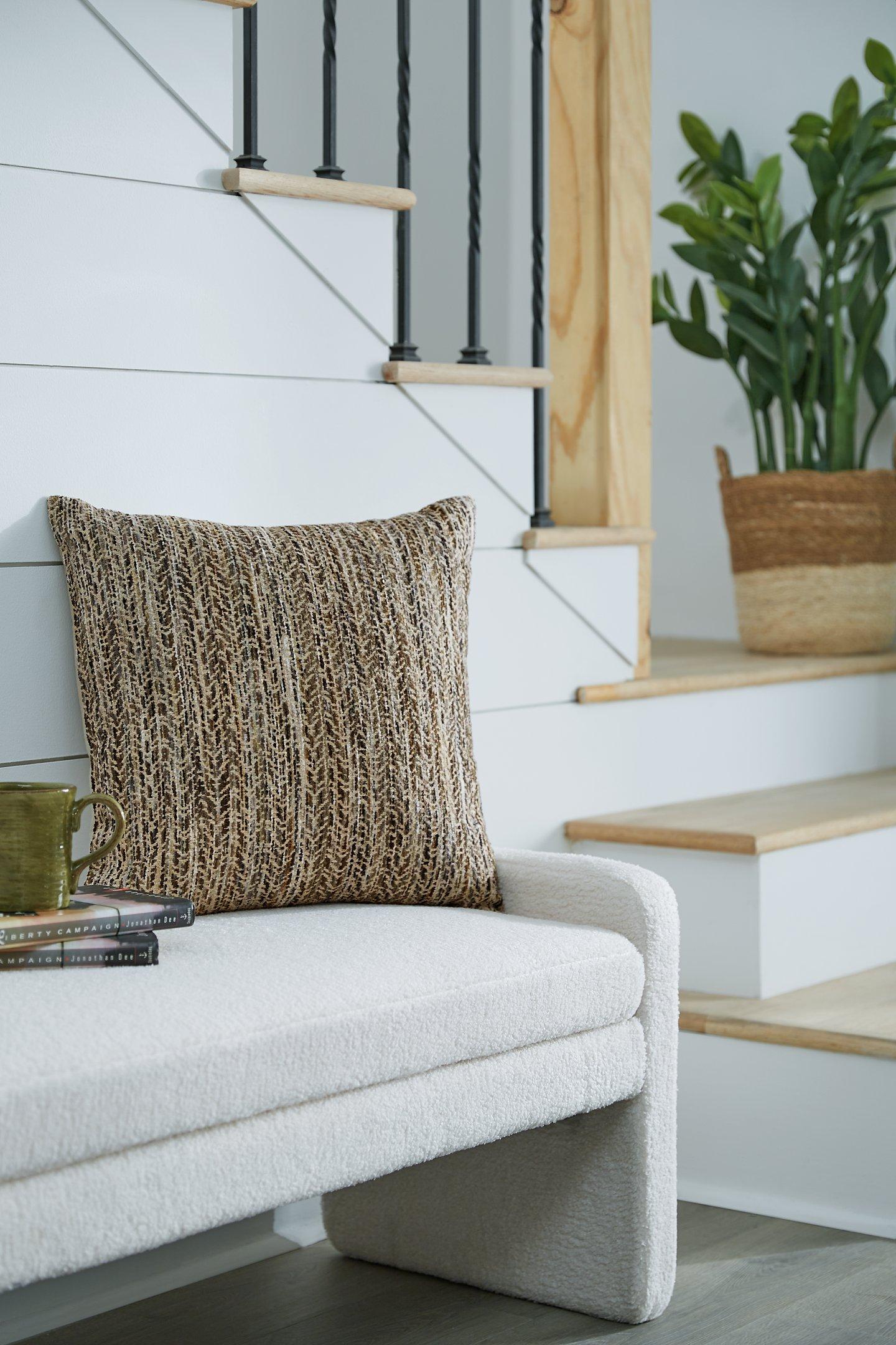 Jayner Pillow (Set of 4) - Luxury Home Furniture (MI)