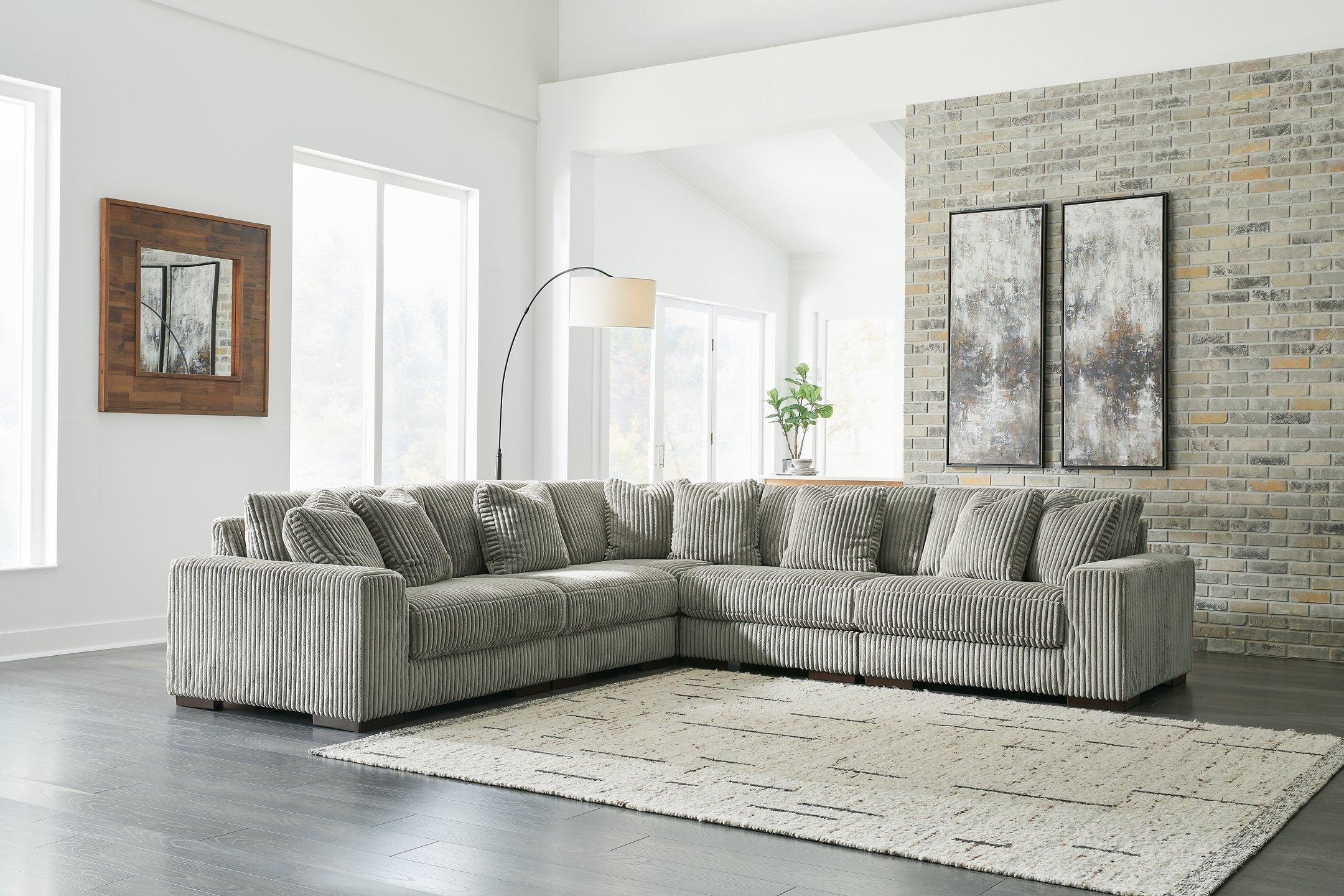 Lindyn Sectional - Luxury Home Furniture (MI)