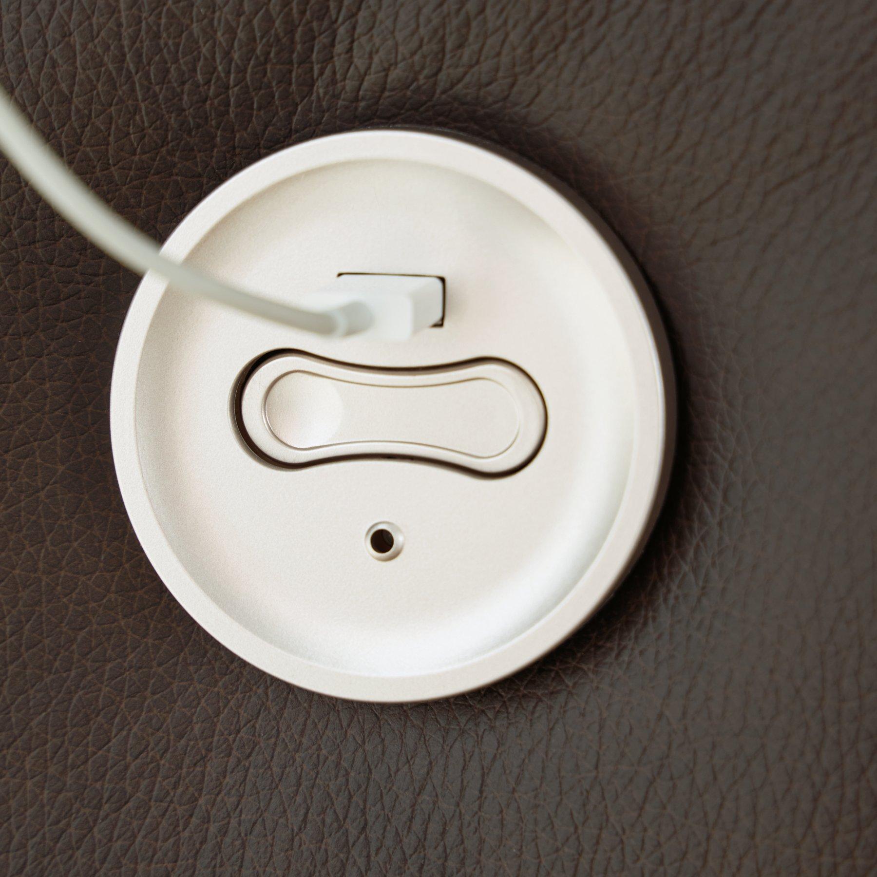 Leesworth Living Room Set - Luxury Home Furniture (MI)