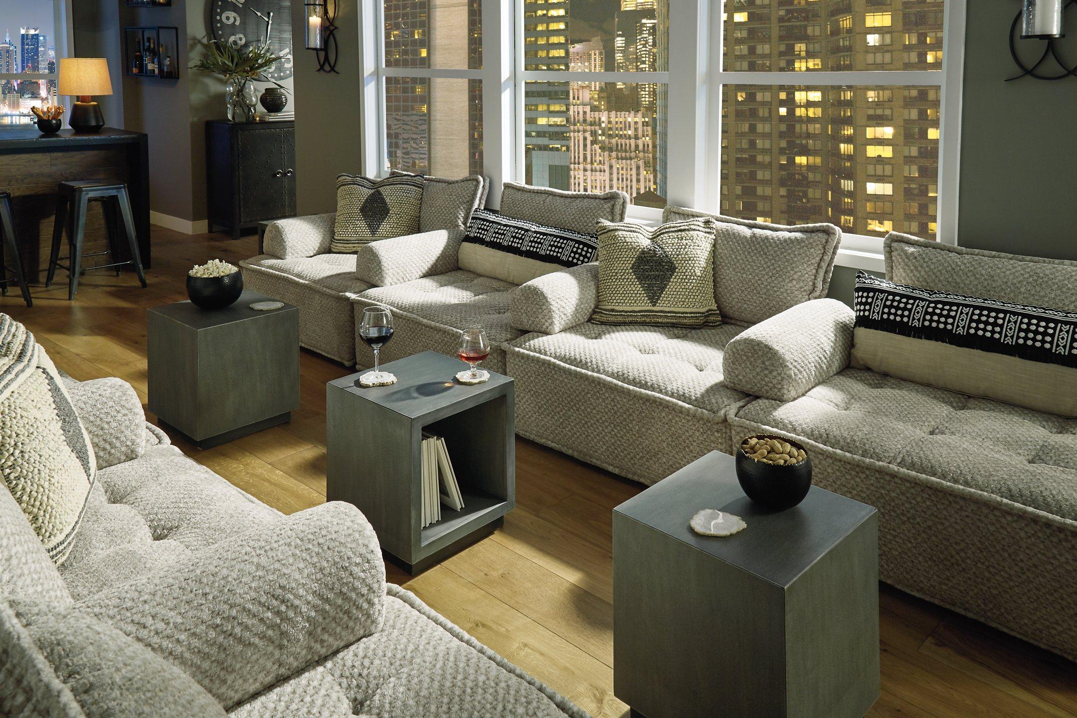 Bales Accent Chair - Luxury Home Furniture (MI)
