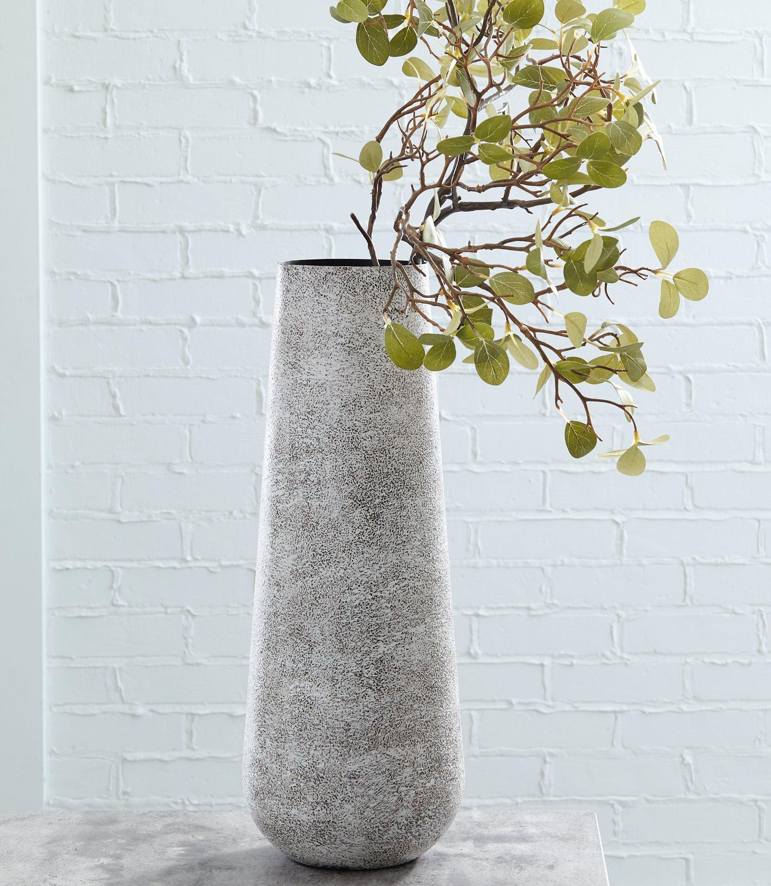 Fynn Vase - Luxury Home Furniture (MI)