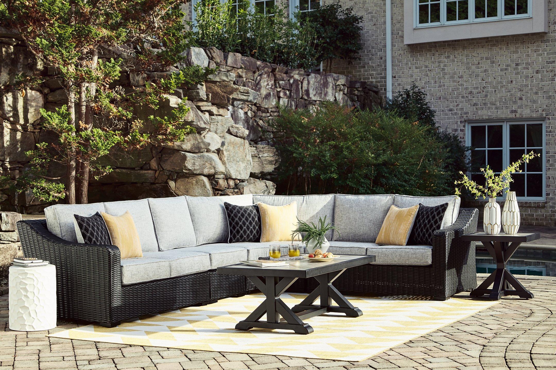 Beachcroft Outdoor Sectional - Luxury Home Furniture (MI)