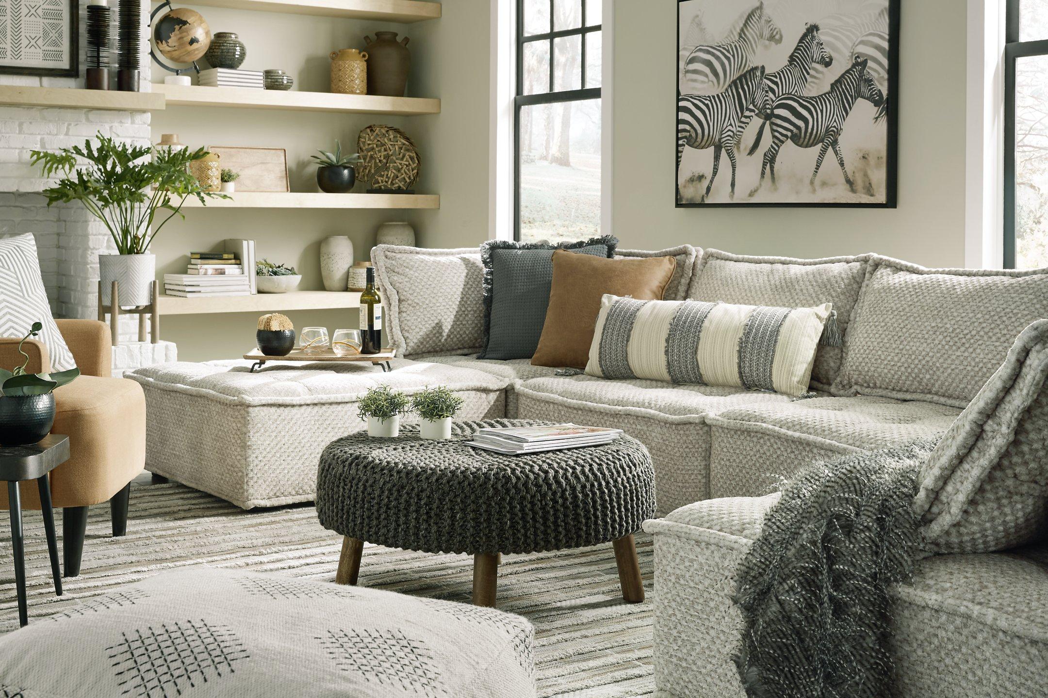 Bales Accent Chair - Luxury Home Furniture (MI)