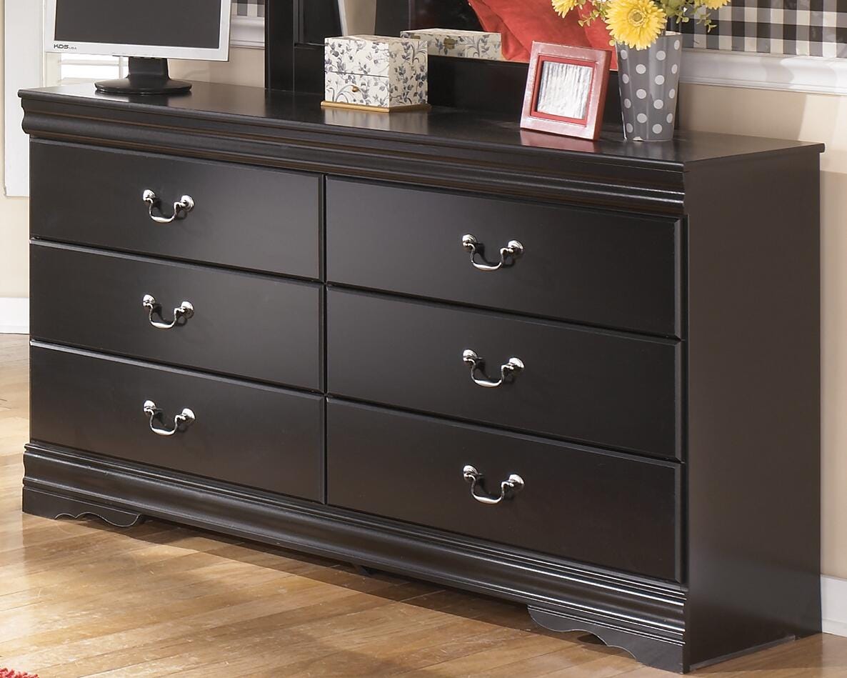 Huey Vineyard Dresser - Luxury Home Furniture (MI)