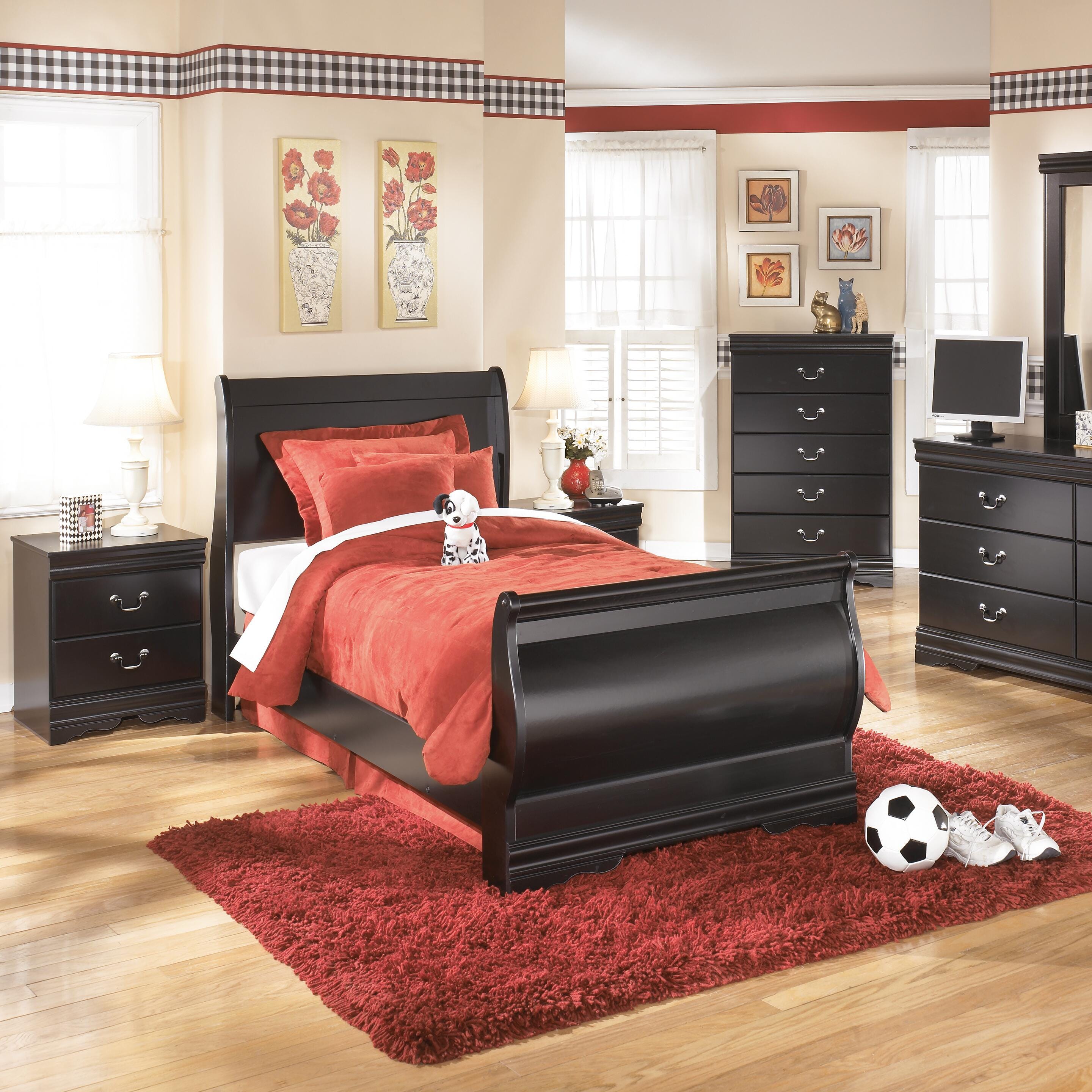 Huey Vineyard Dresser and Mirror - Luxury Home Furniture (MI)