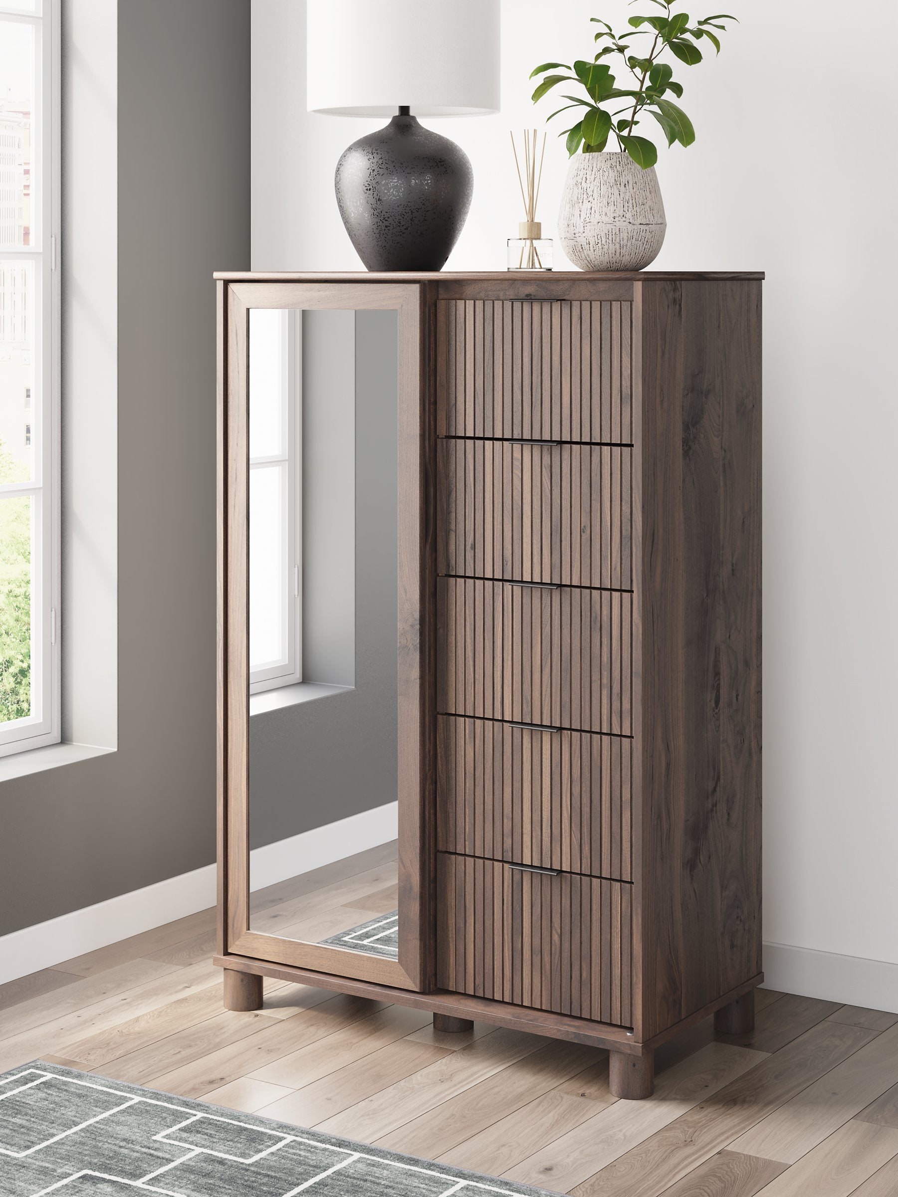 Pamytta Dressing Chest - Luxury Home Furniture (MI)
