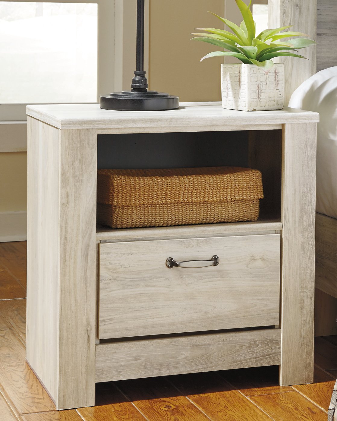 Bellaby Nightstand - Luxury Home Furniture (MI)