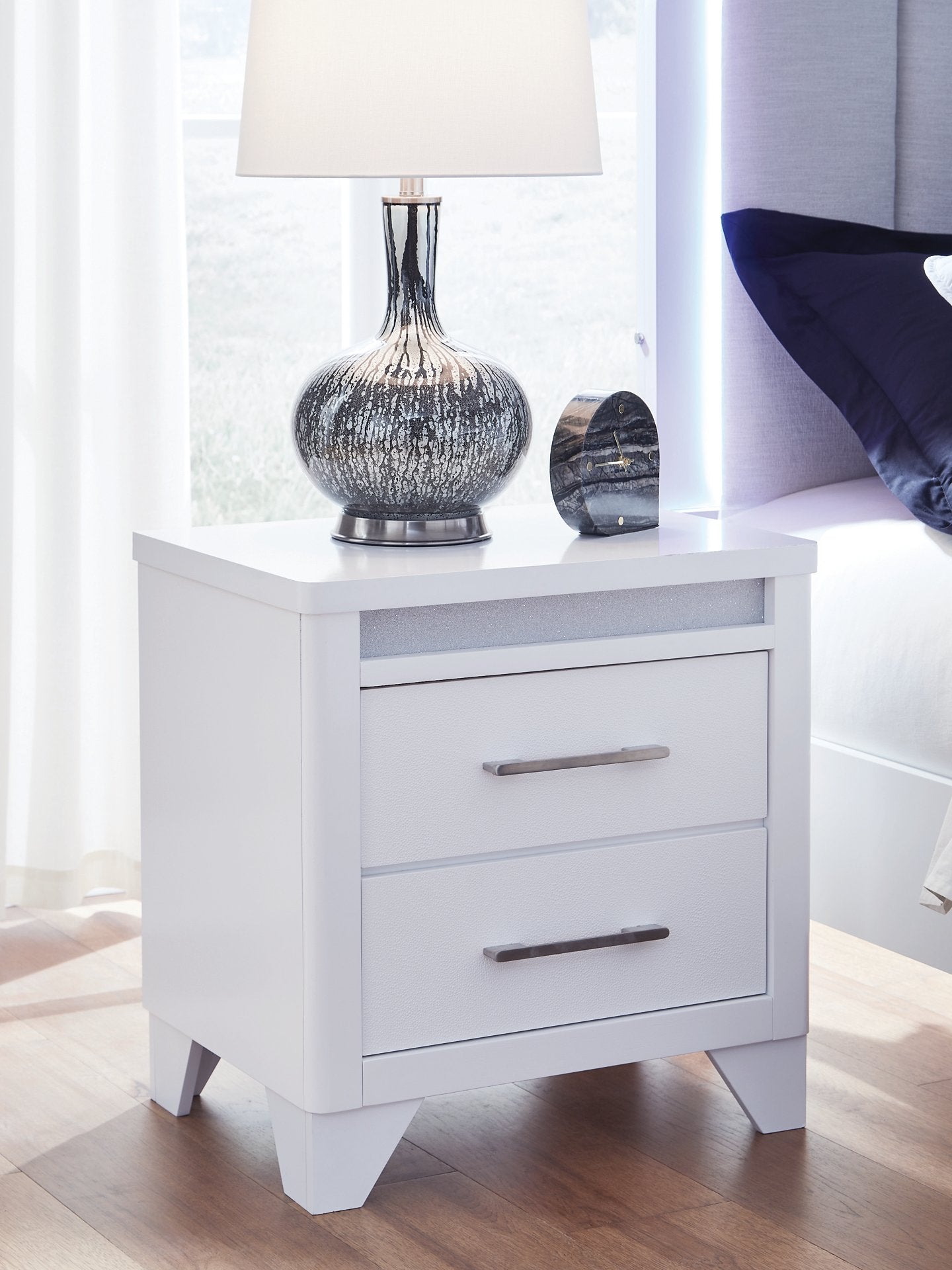 Jarlee Nightstand - Luxury Home Furniture (MI)