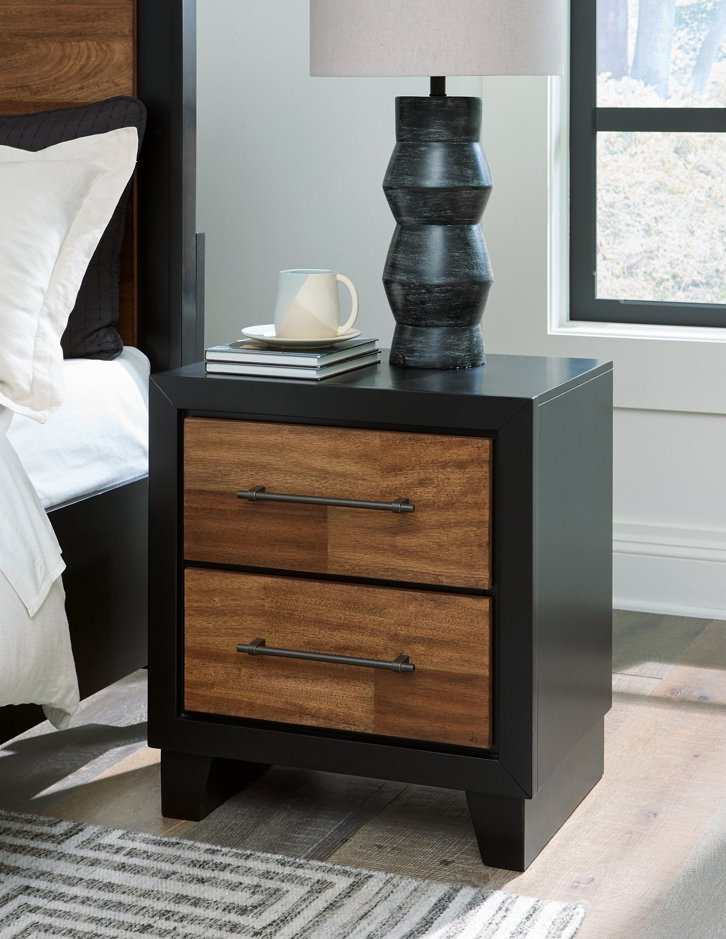Kraeburn Nightstand - Luxury Home Furniture (MI)