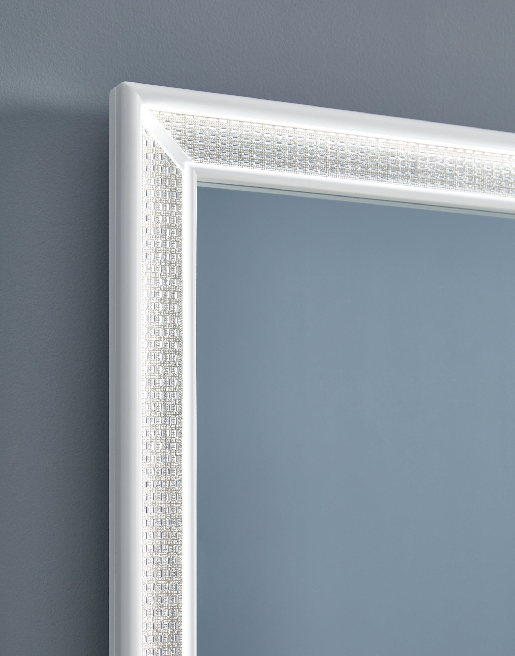 Chalanna Vanity with Mirror - Luxury Home Furniture (MI)