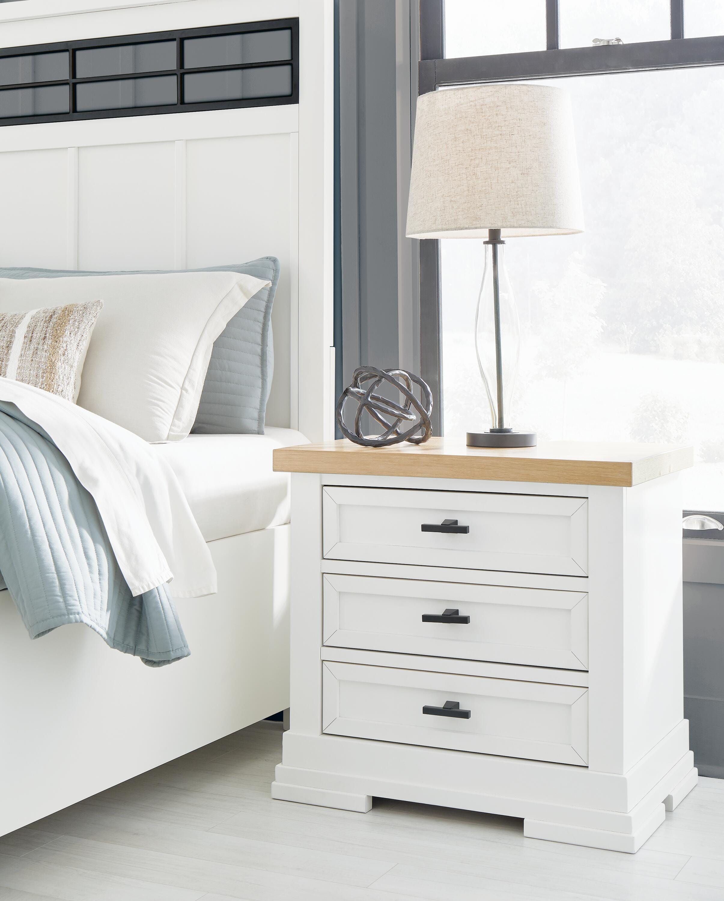 Ashbryn Nightstand - Luxury Home Furniture (MI)