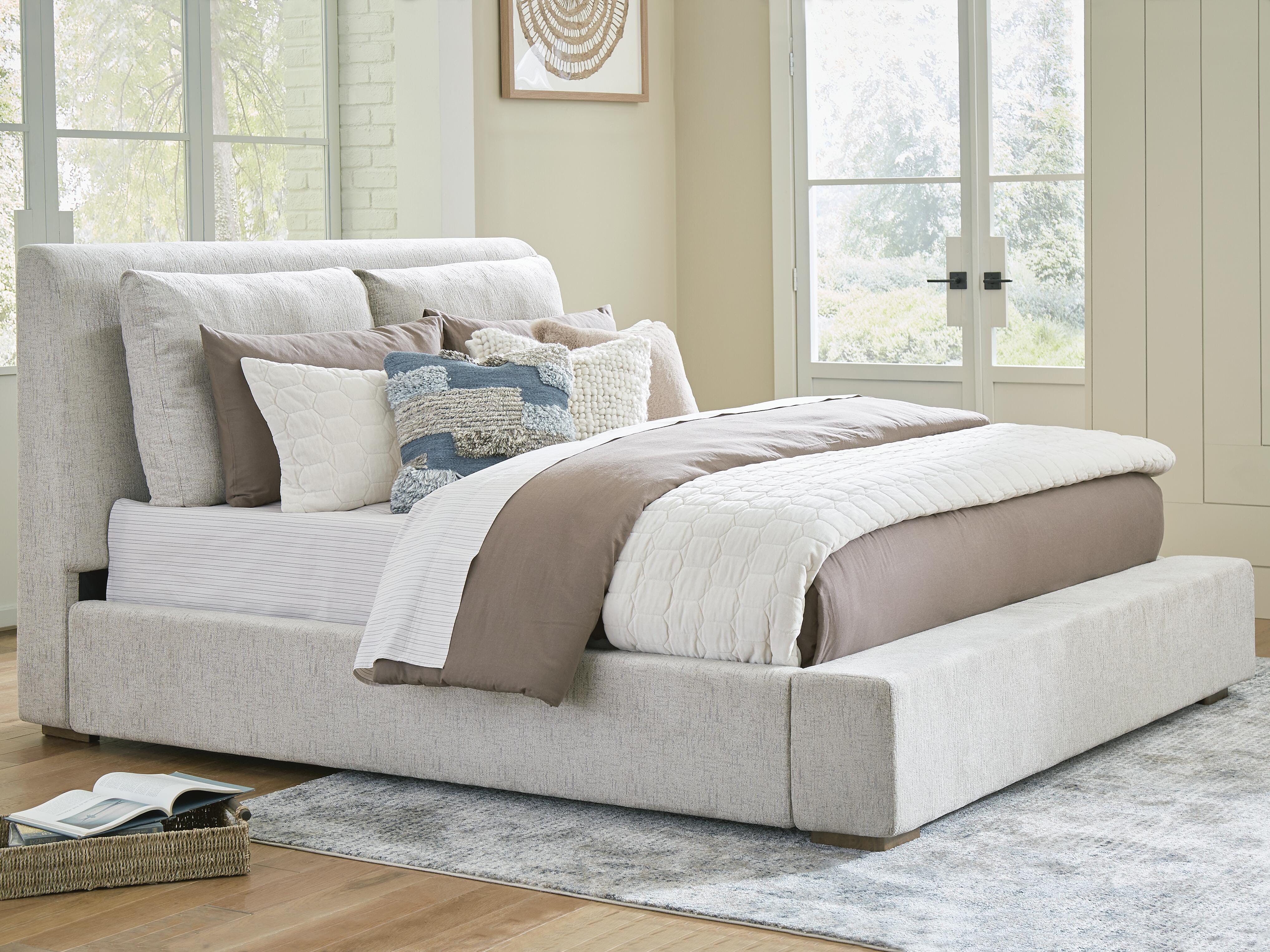 Cabalynn Upholstered Bed - Luxury Home Furniture (MI)