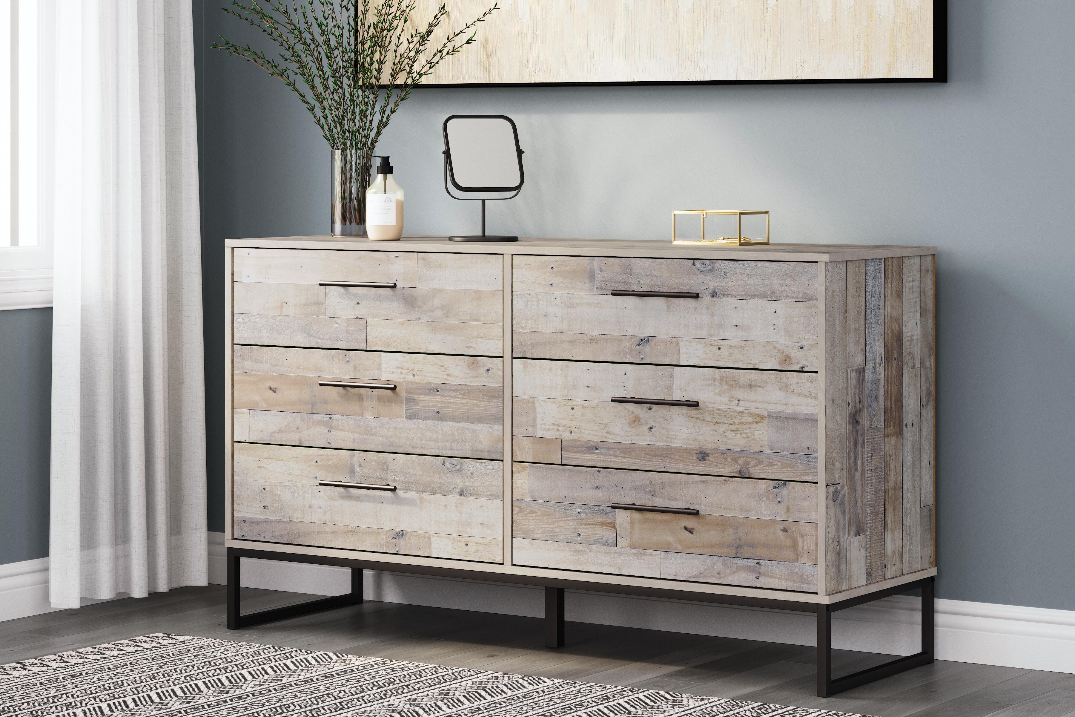 Neilsville Dresser - Luxury Home Furniture (MI)