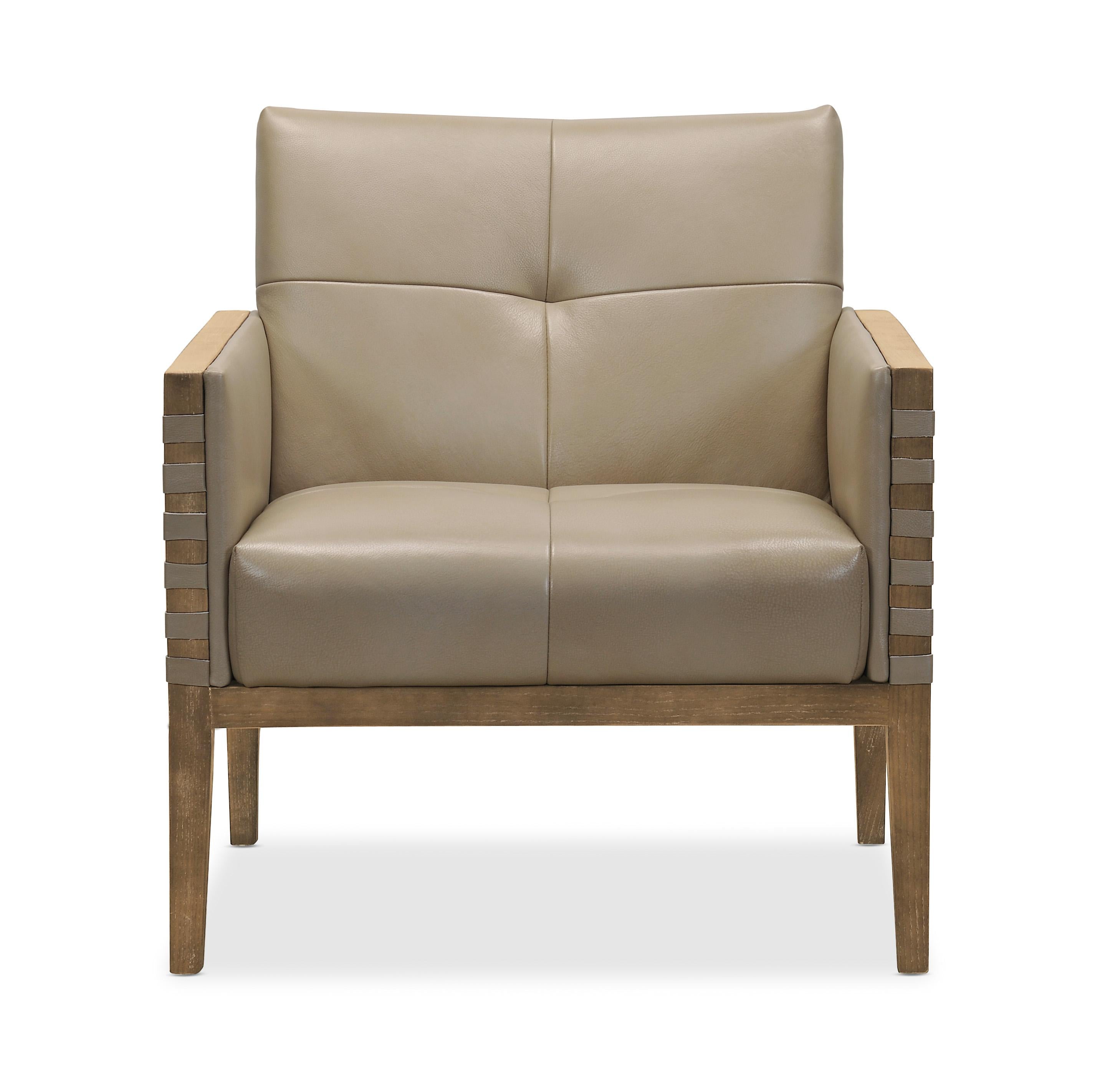 Carverdale Leather Club Chair w/Wood Frame - CC401-082