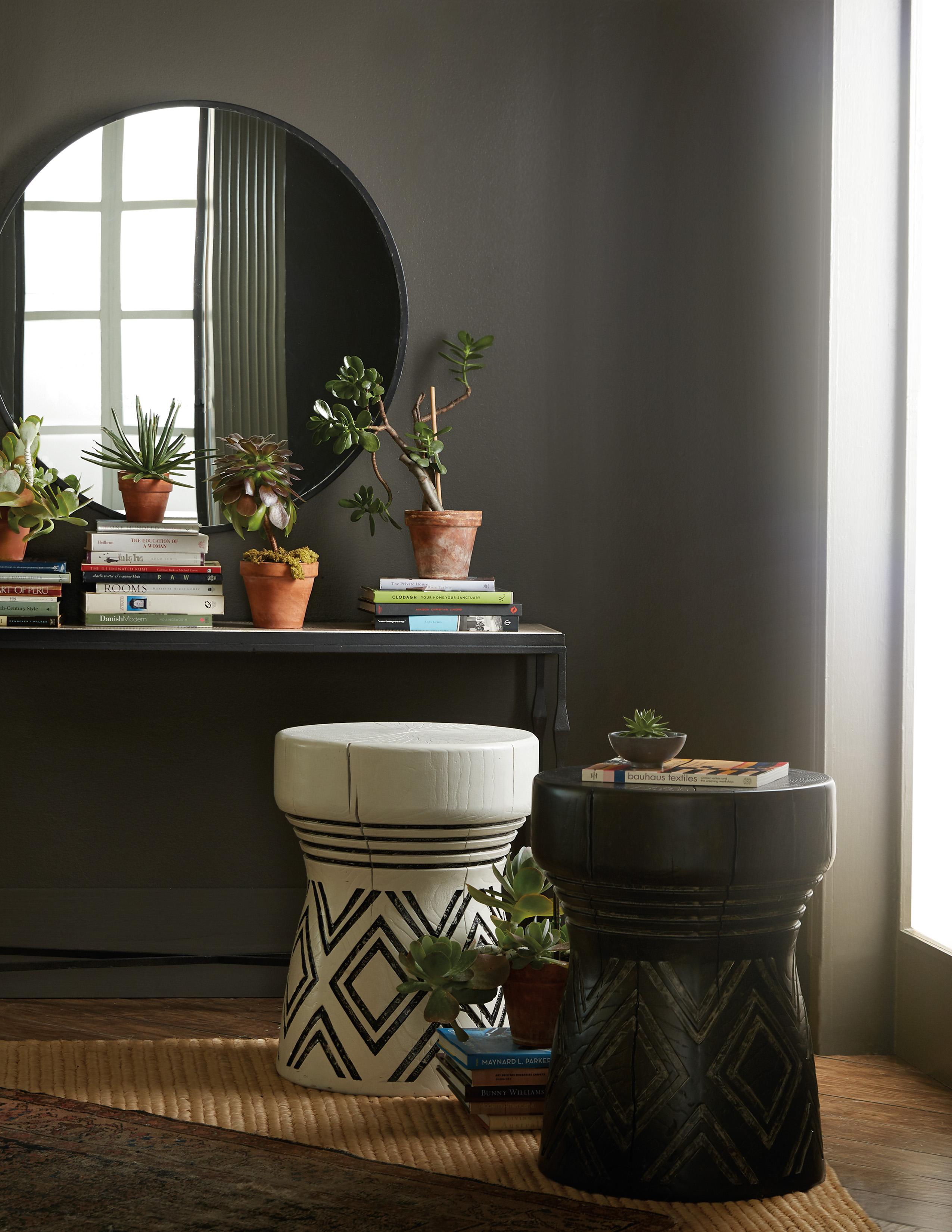 Commerce & Market Carved Stump Side Table - 7228-50646-02