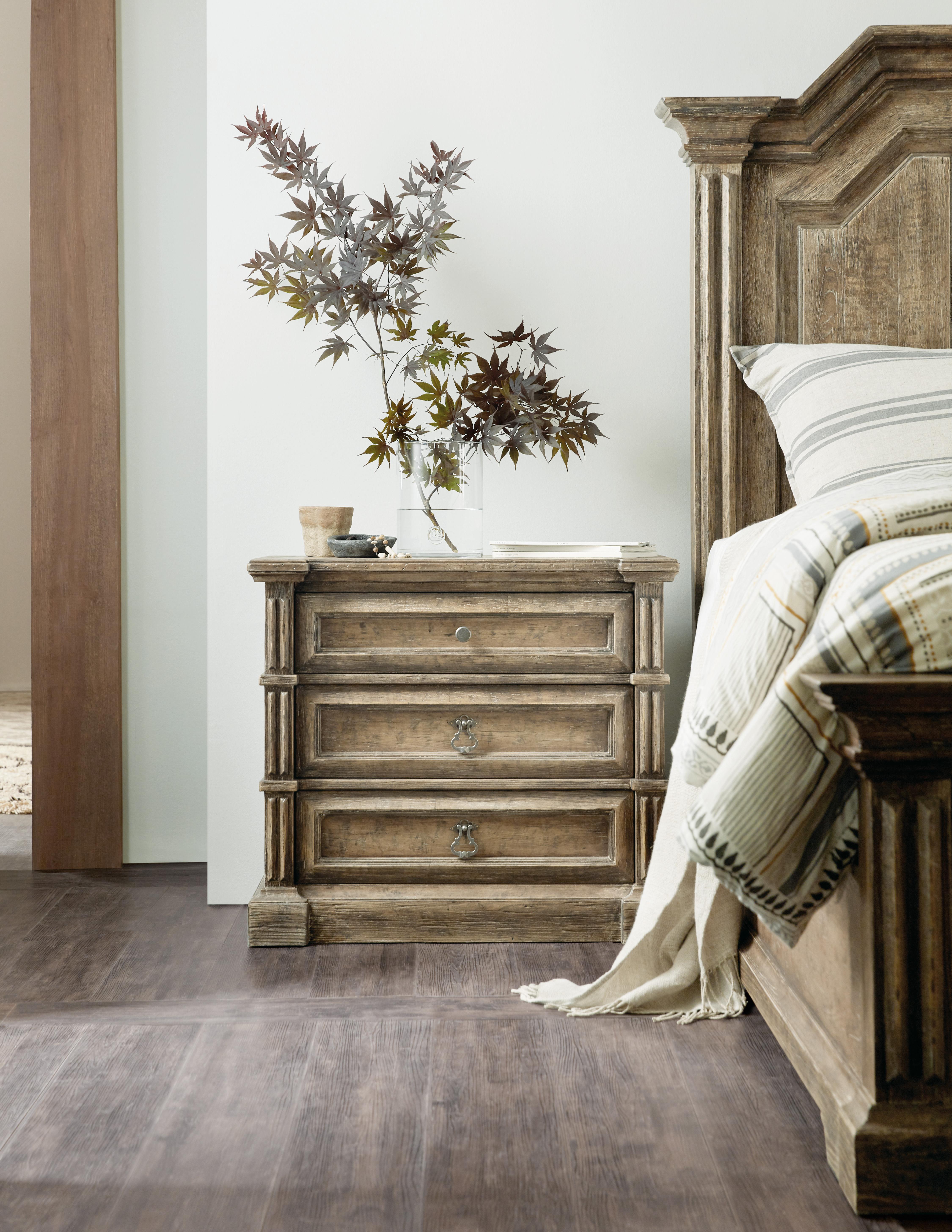 La Grange Jefferson Three-Drawer Nightstand - Luxury Home Furniture (MI)