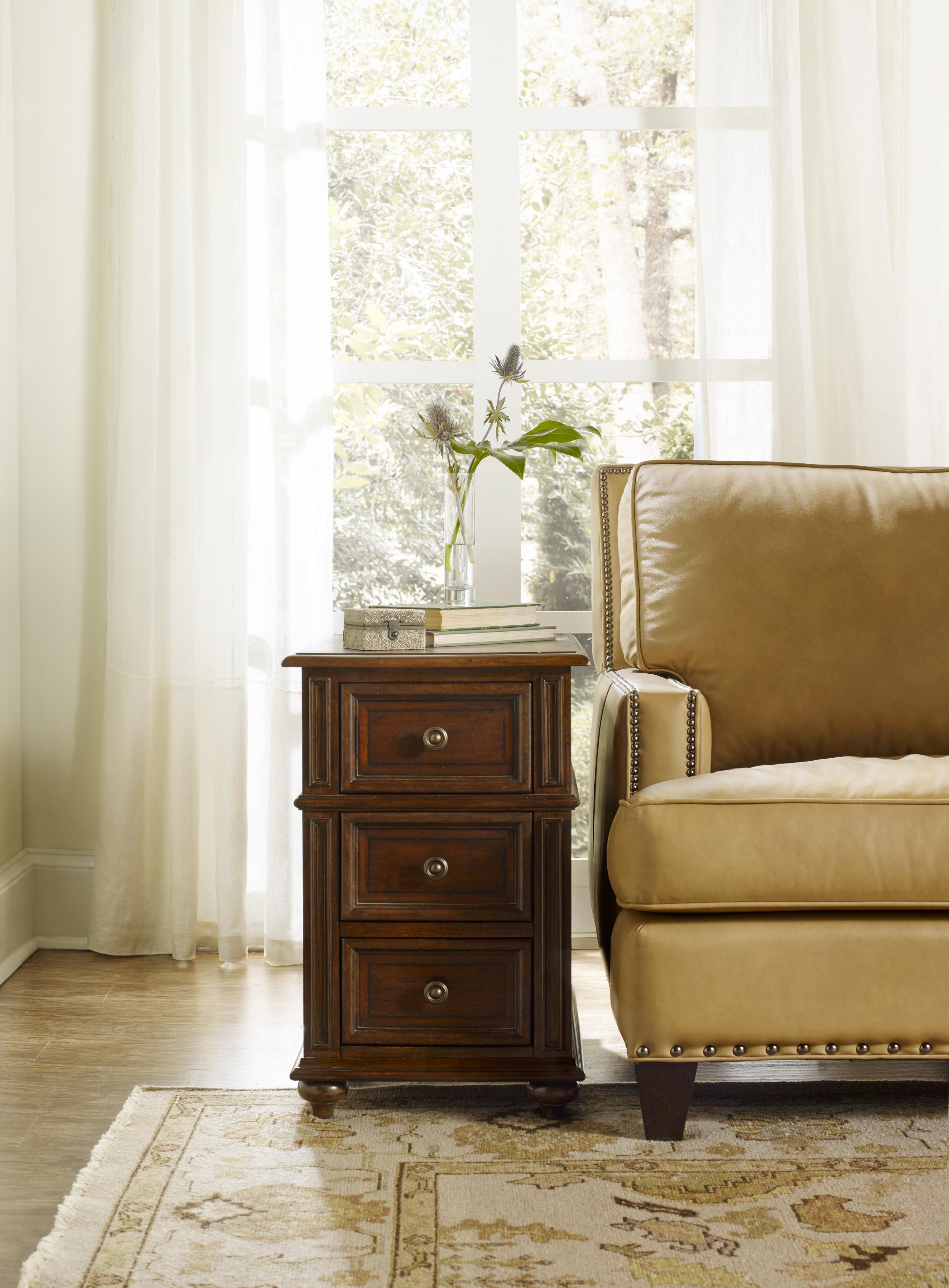 Leesburg Chairside Chest - Luxury Home Furniture (MI)