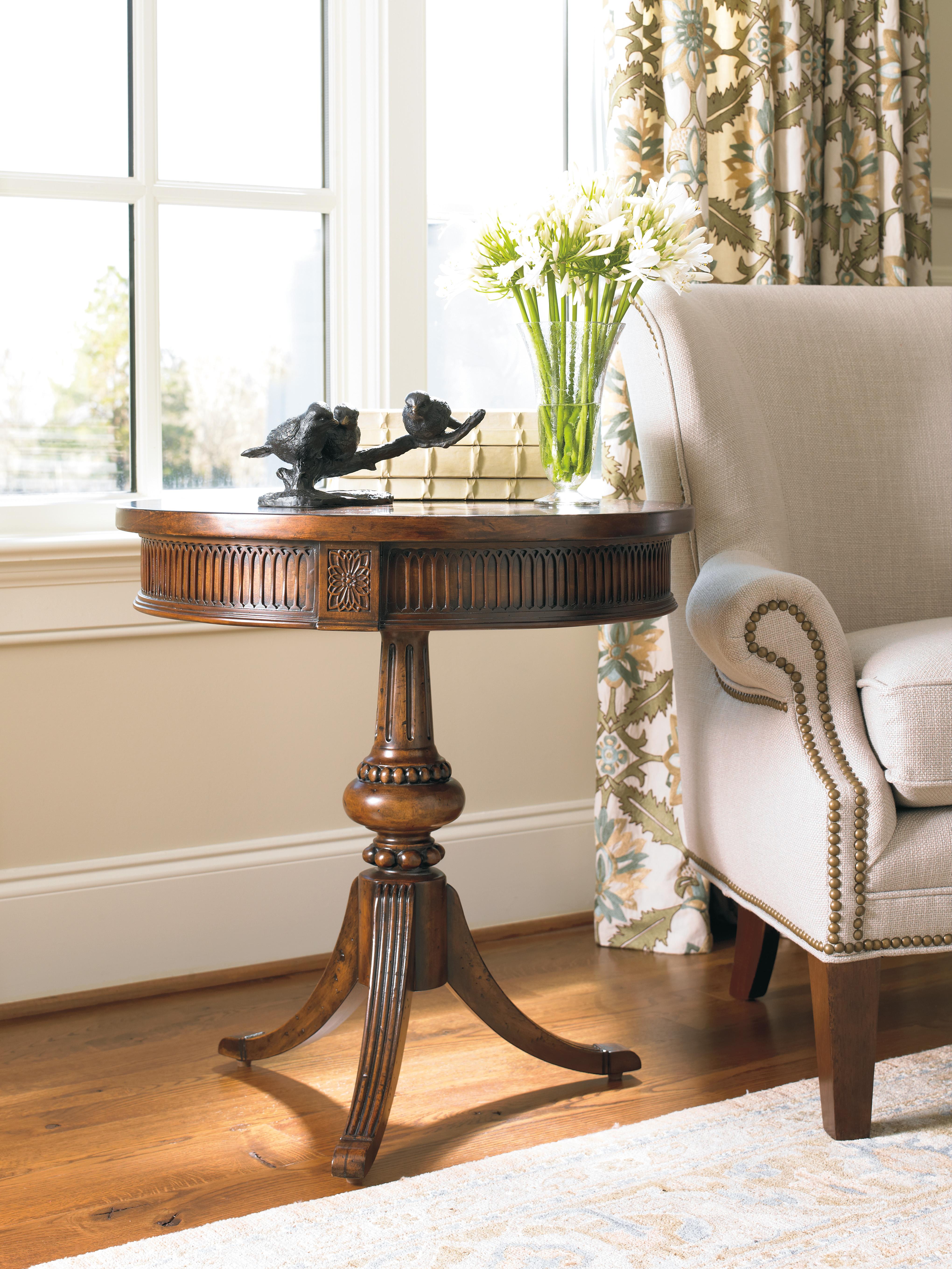 Round Pedestal Accent Table - Luxury Home Furniture (MI)