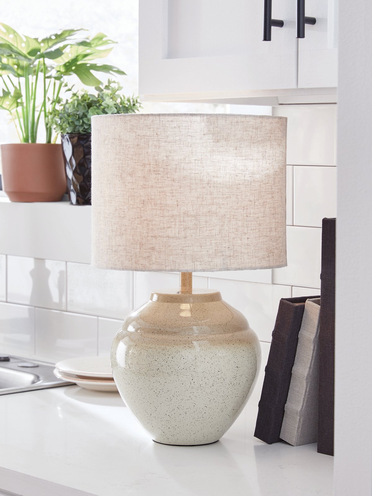 Waldish Table Lamp - Luxury Home Furniture (MI)