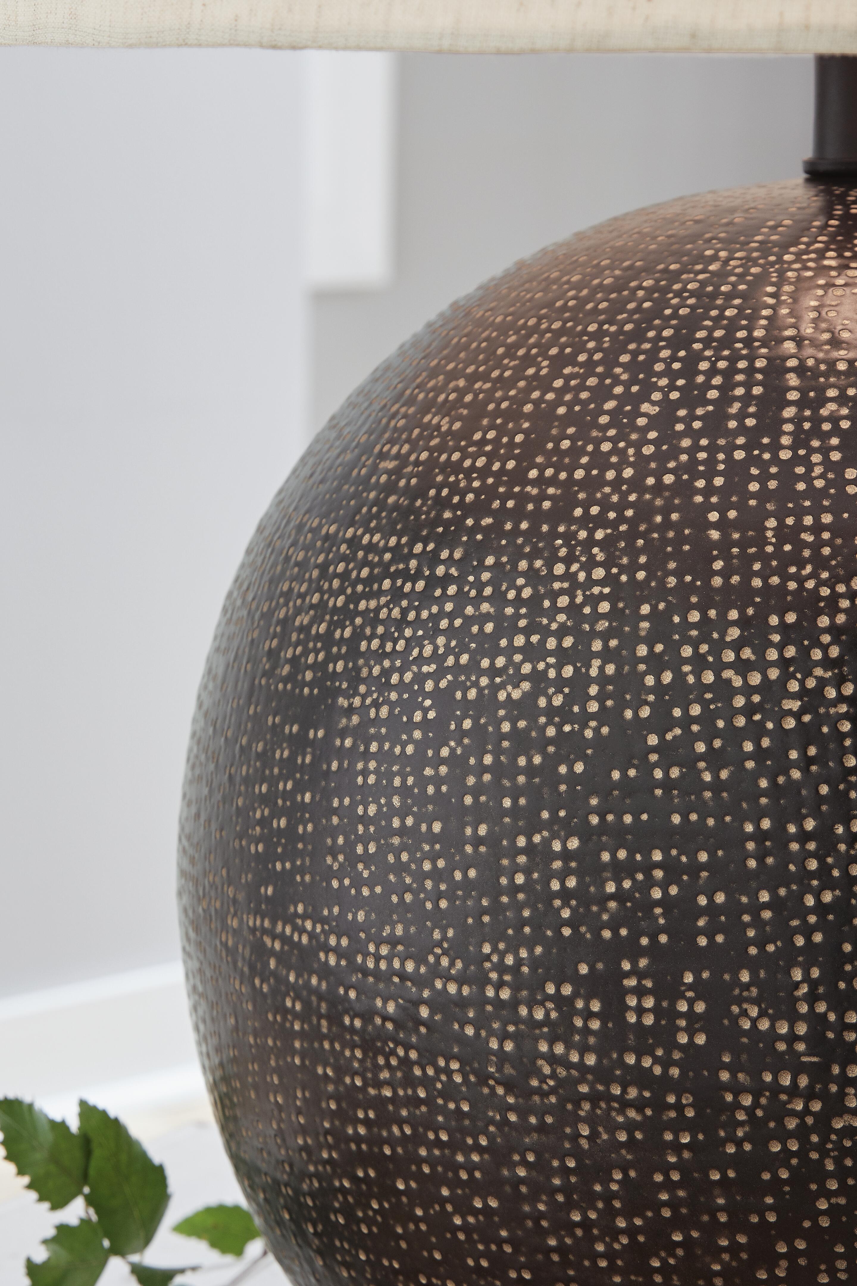 Hambell Table Lamp - Luxury Home Furniture (MI)