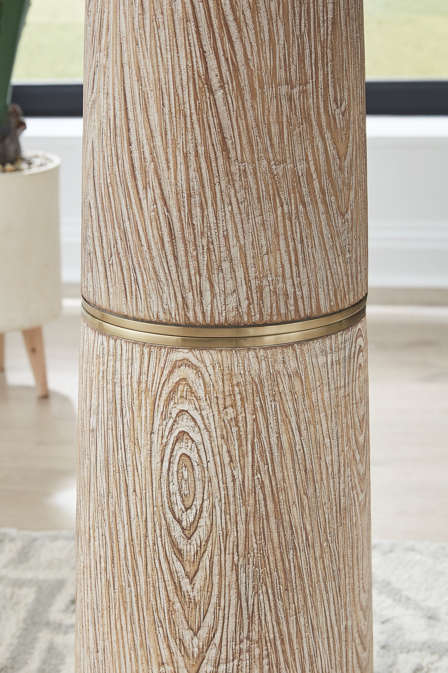 Gasparleigh Floor Lamp - Luxury Home Furniture (MI)