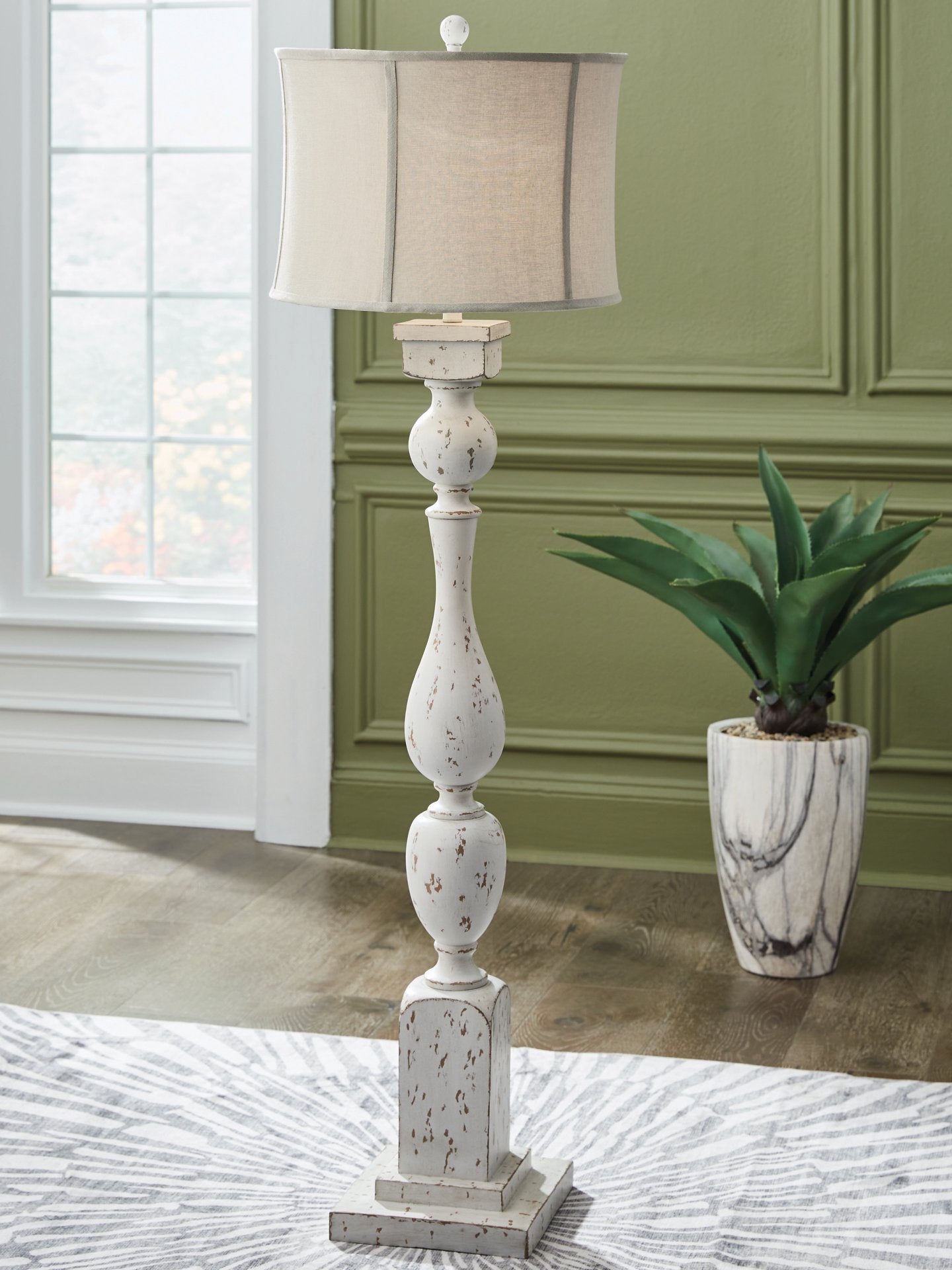 Madsbrook Floor Lamp - Luxury Home Furniture (MI)