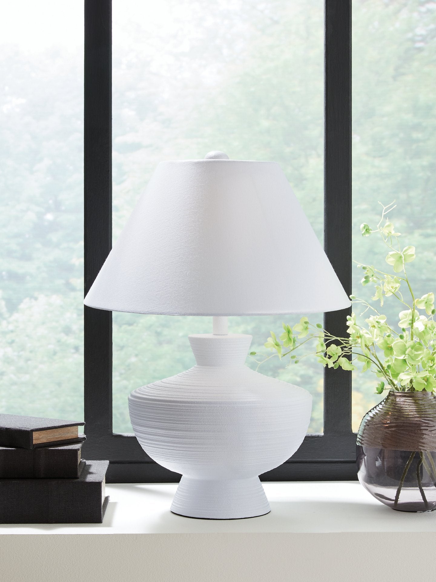 Harelwood Table Lamp - Luxury Home Furniture (MI)