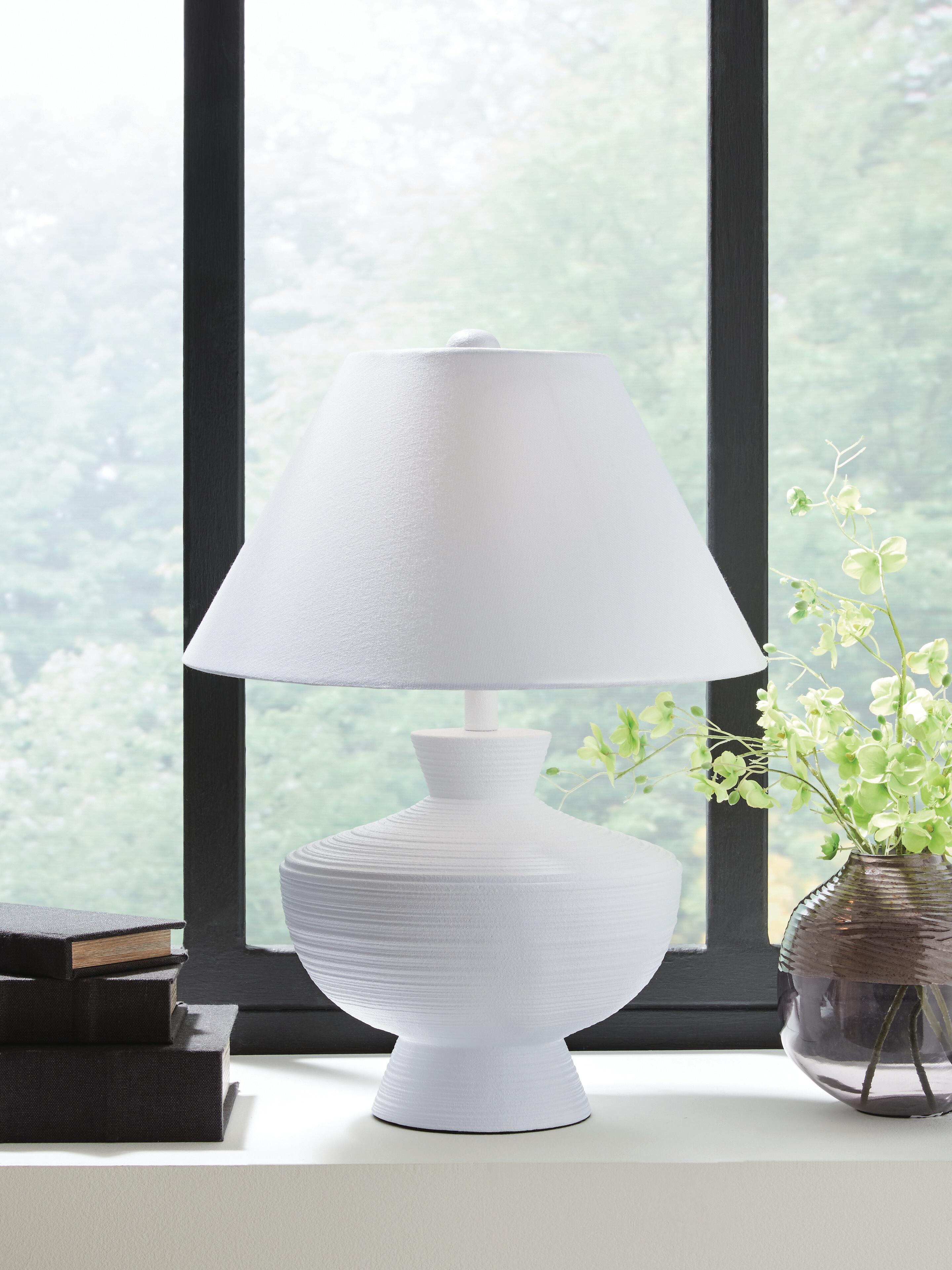 Harelwood Table Lamp - Luxury Home Furniture (MI)
