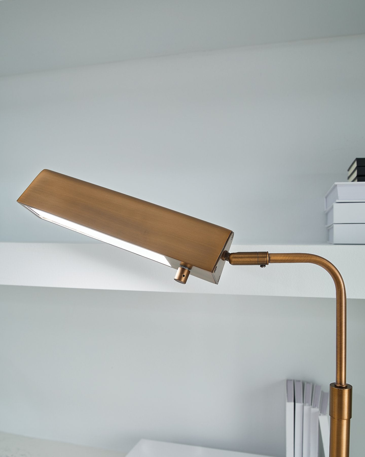 Yafe Desk Lamp - Luxury Home Furniture (MI)