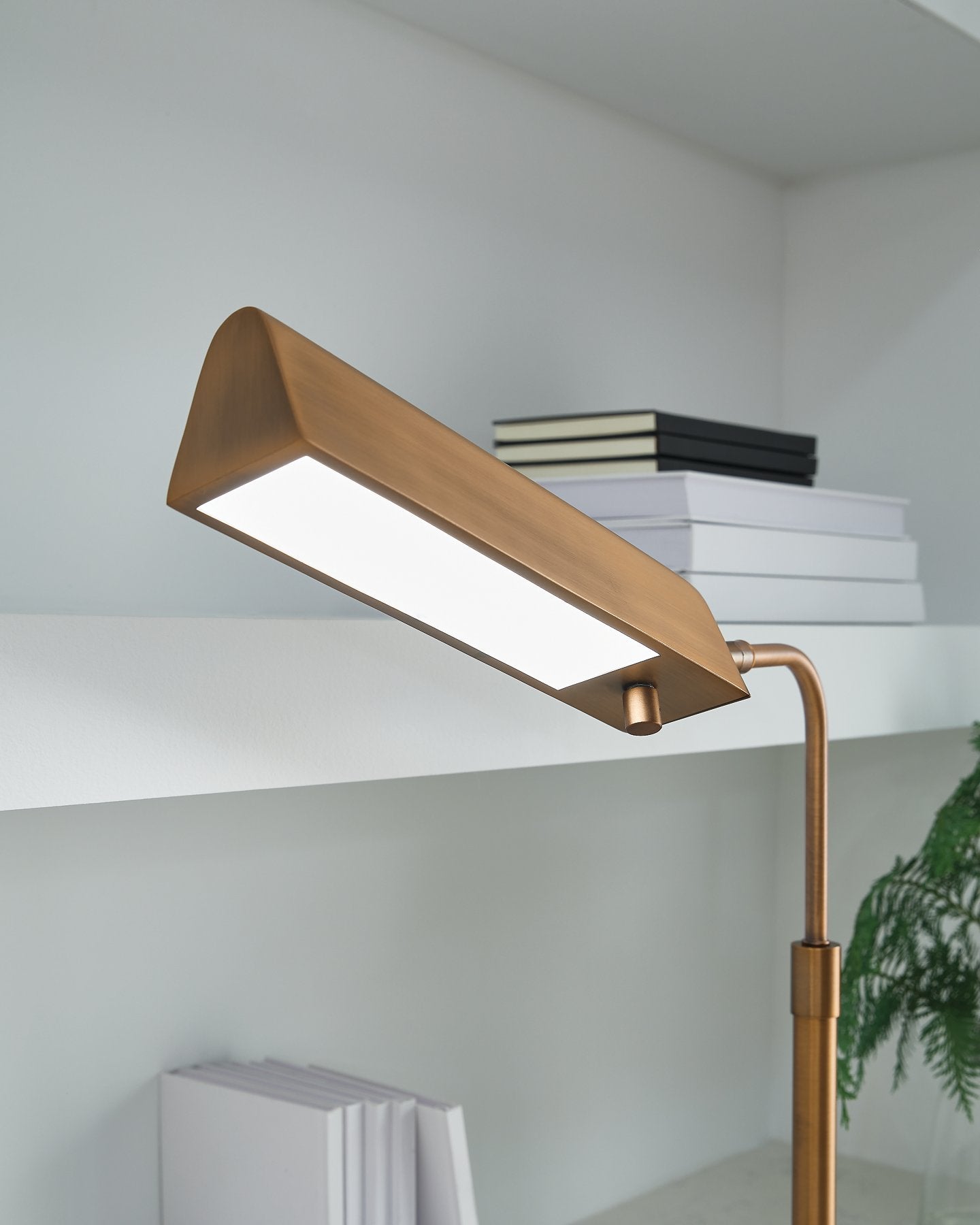 Yafe Desk Lamp - Luxury Home Furniture (MI)