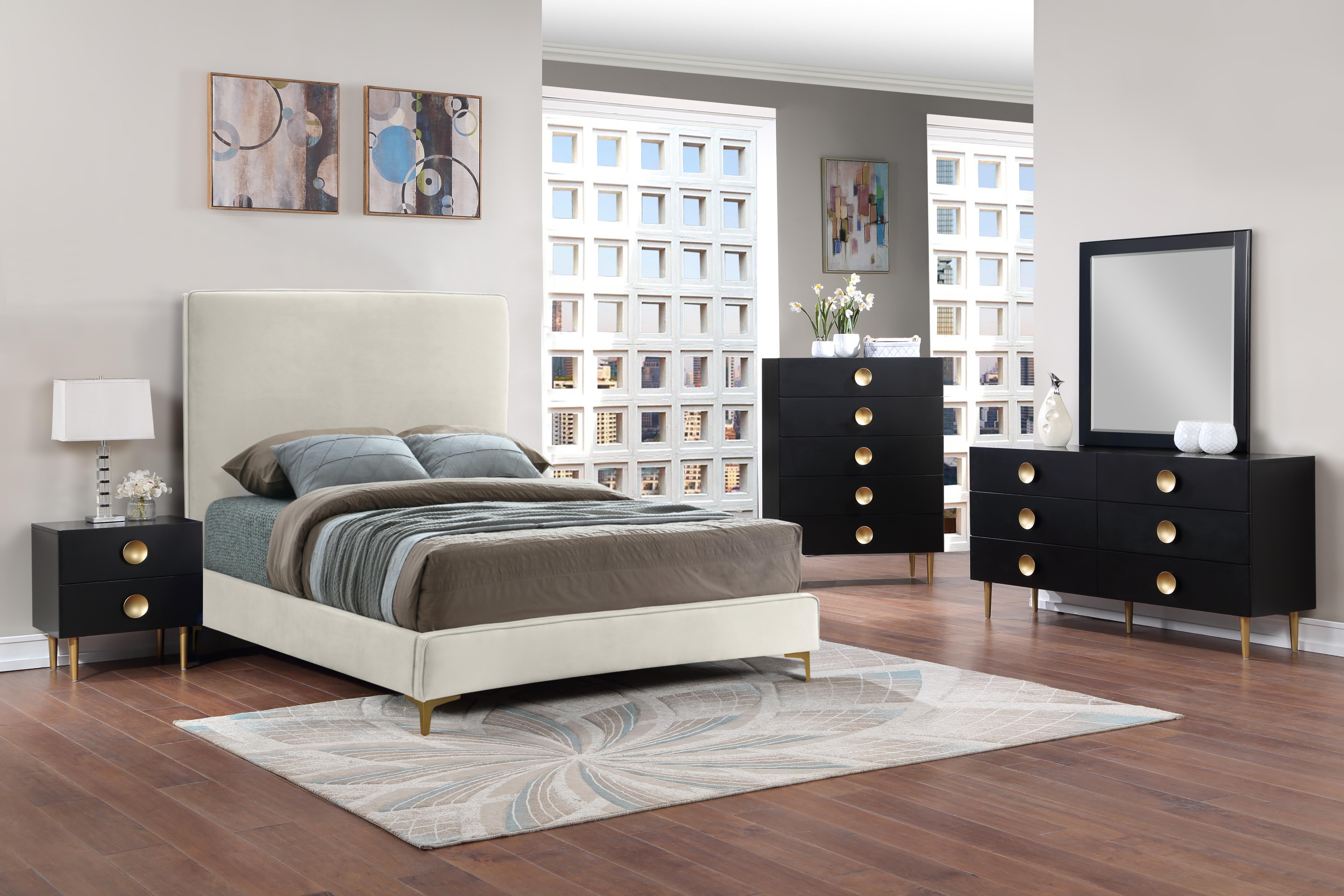 Zayne Black Mirror - Luxury Home Furniture (MI)