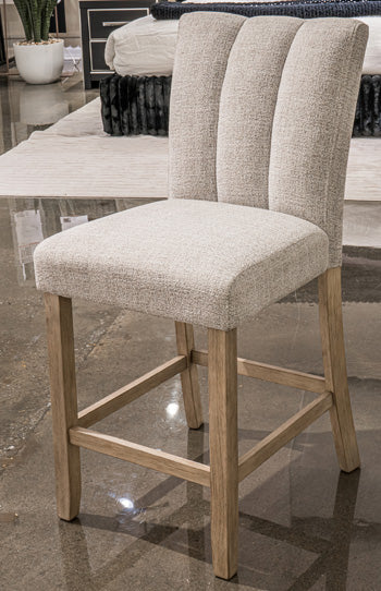 Larawyn Counter Height Barstool - Luxury Home Furniture (MI)