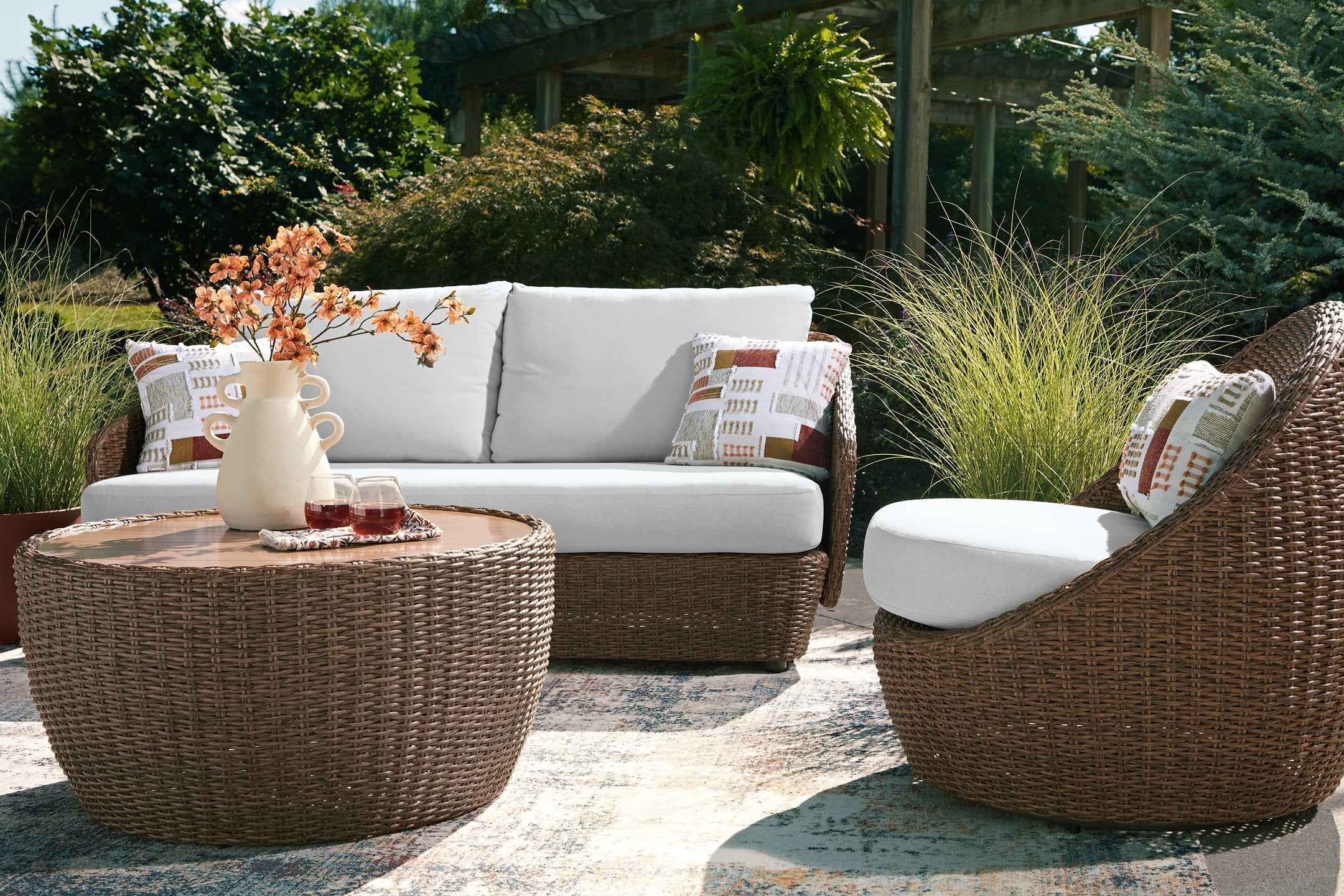 Double Point Outdoor Seating Set - Luxury Home Furniture (MI)