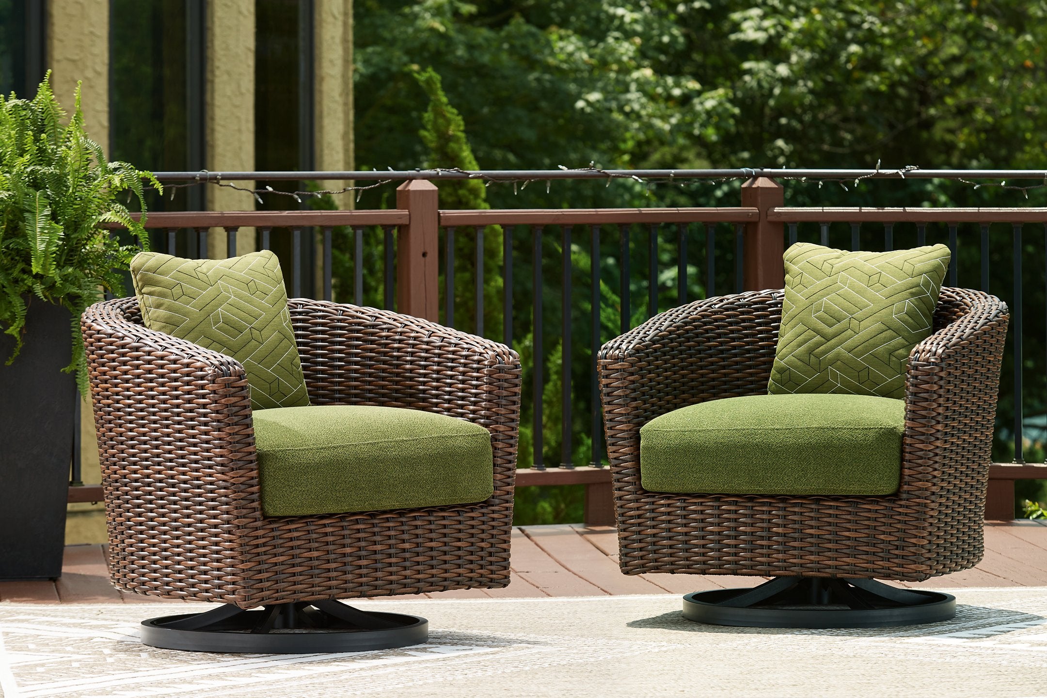 Horizon Hall Outdoor Package - Luxury Home Furniture (MI)