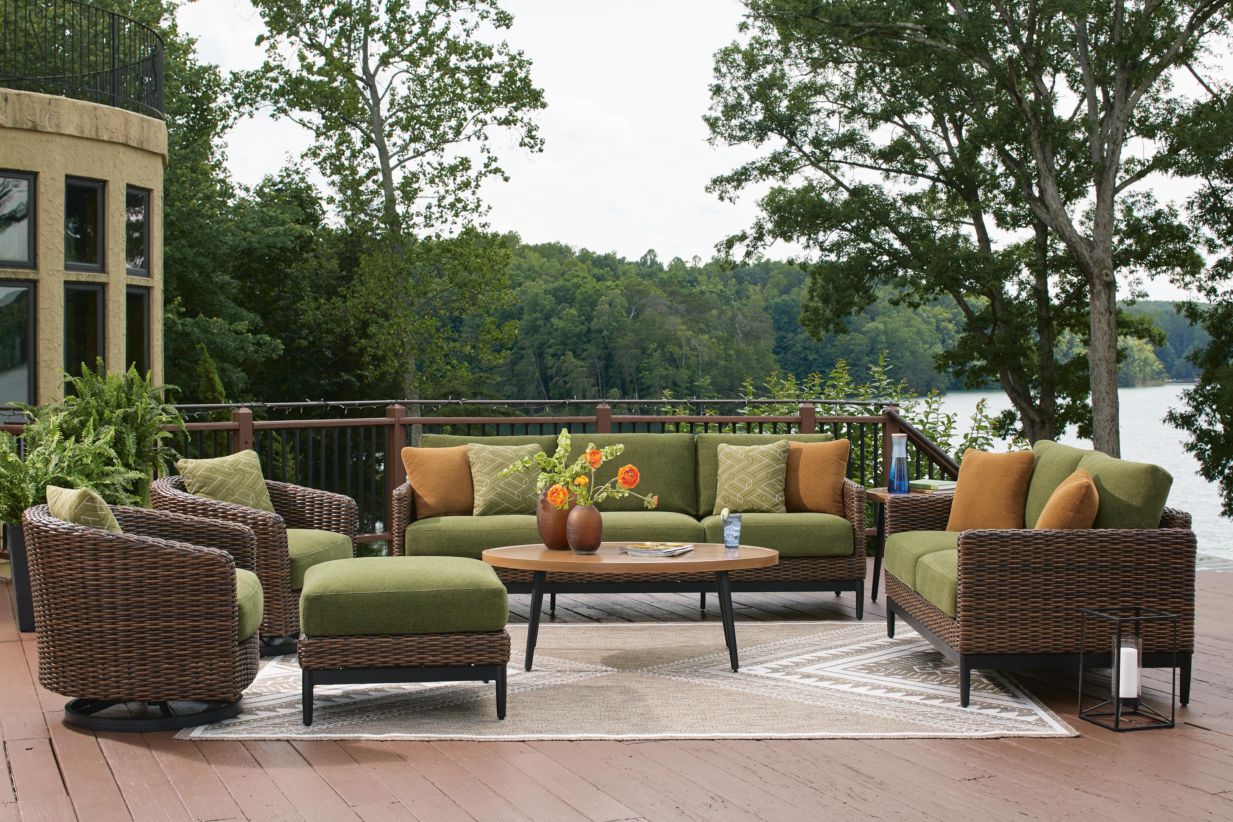 Horizon Hall Outdoor Package - Luxury Home Furniture (MI)