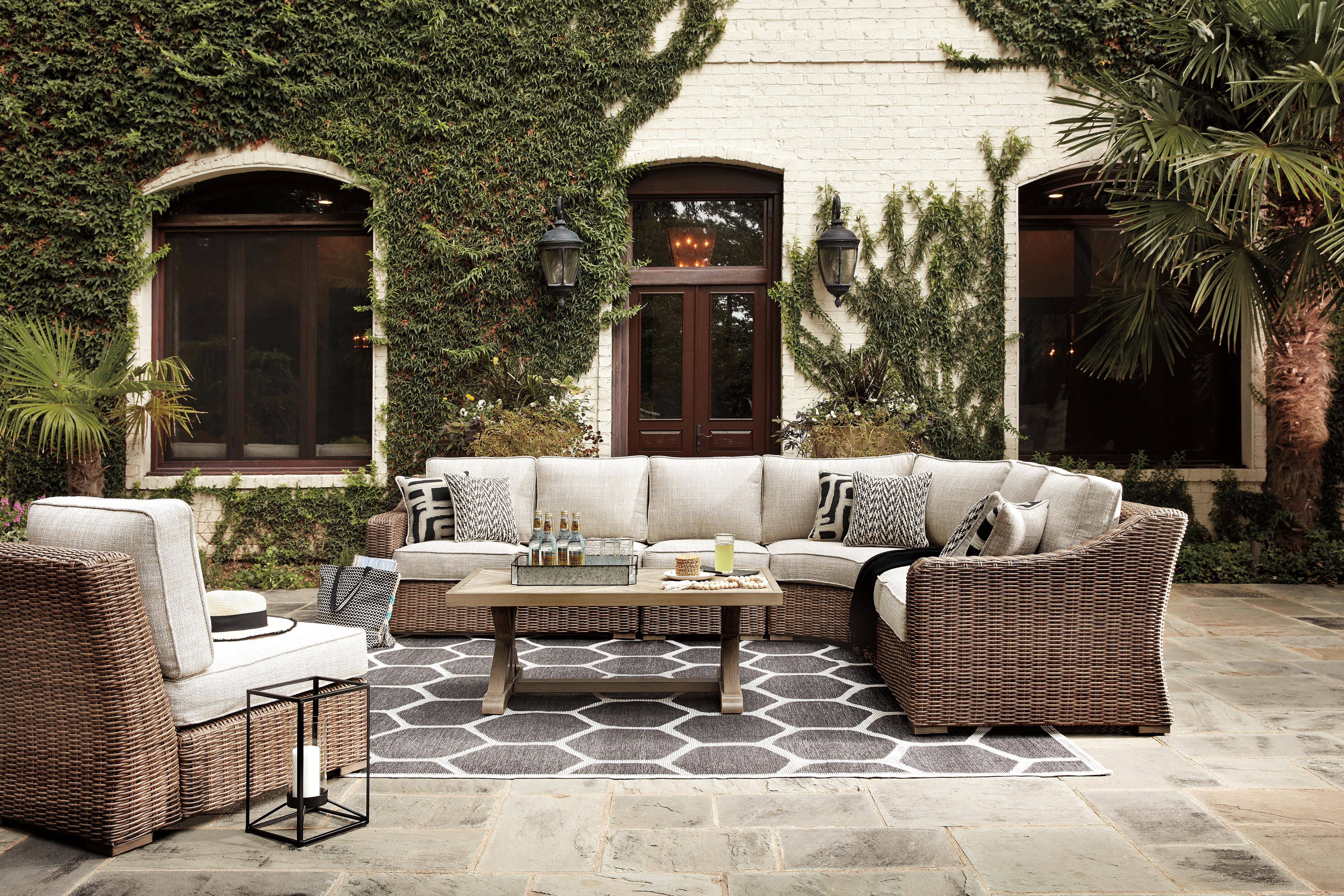 Beachcroft Outdoor Seating Set - Luxury Home Furniture (MI)