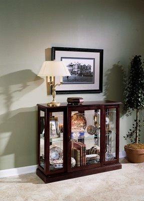 Pulaski Curio Console in Ridgewood Cherry - Luxury Home Furniture (MI)