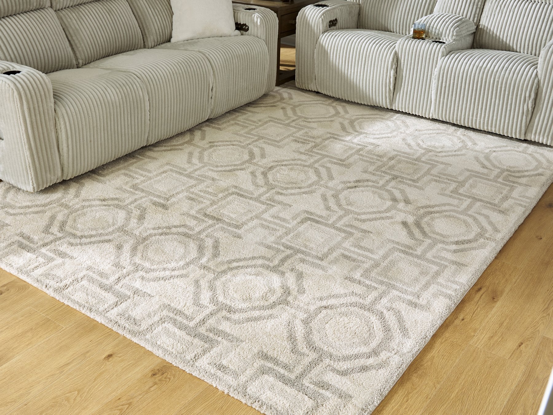 Maconville Large Rug - Luxury Home Furniture (MI)