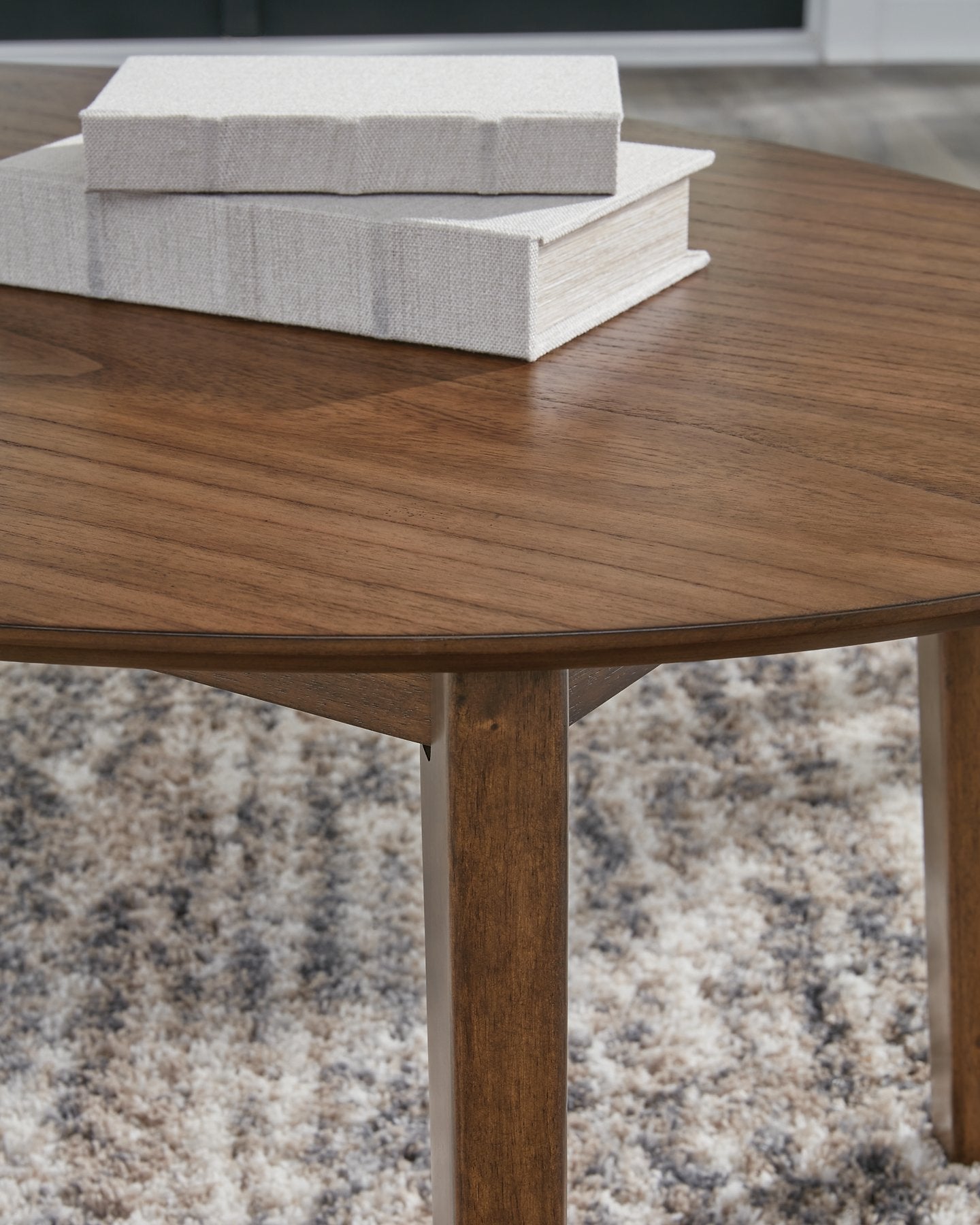 Gordonay Table (Set of 3) - Luxury Home Furniture (MI)