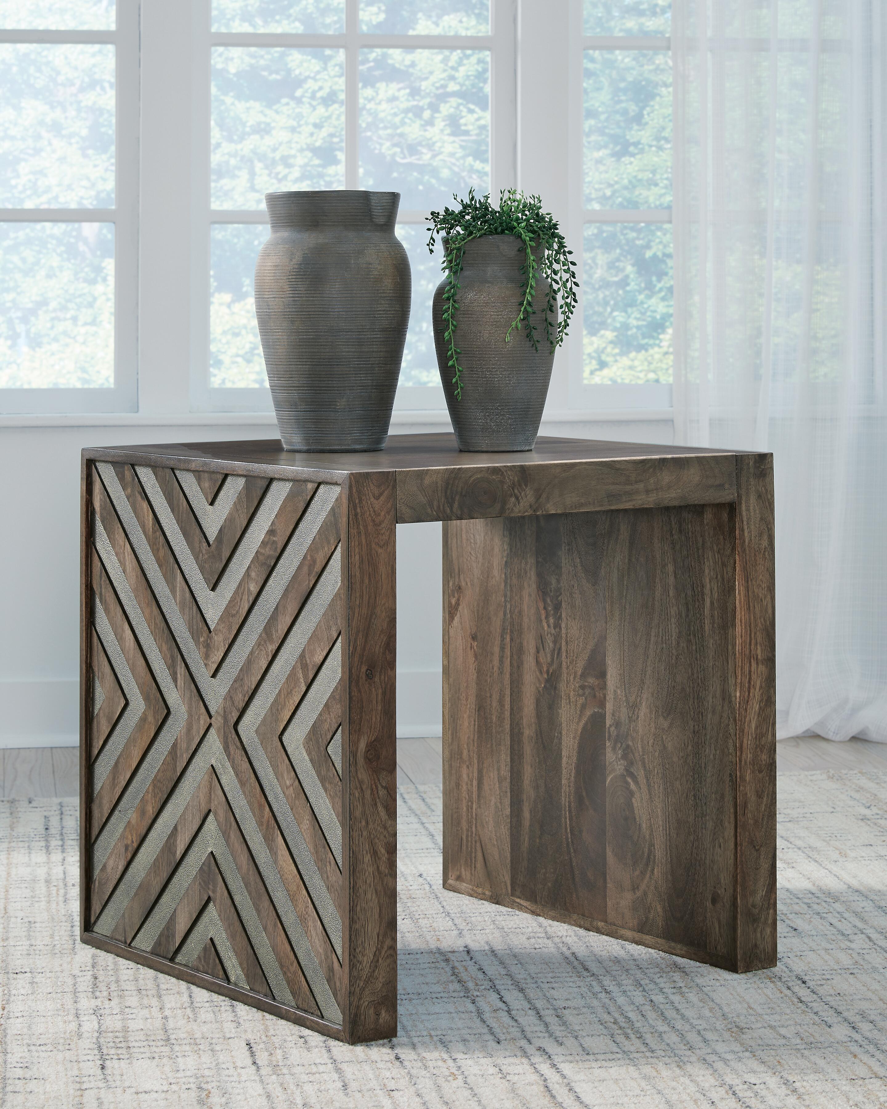 Dreggan End Table - Luxury Home Furniture (MI)