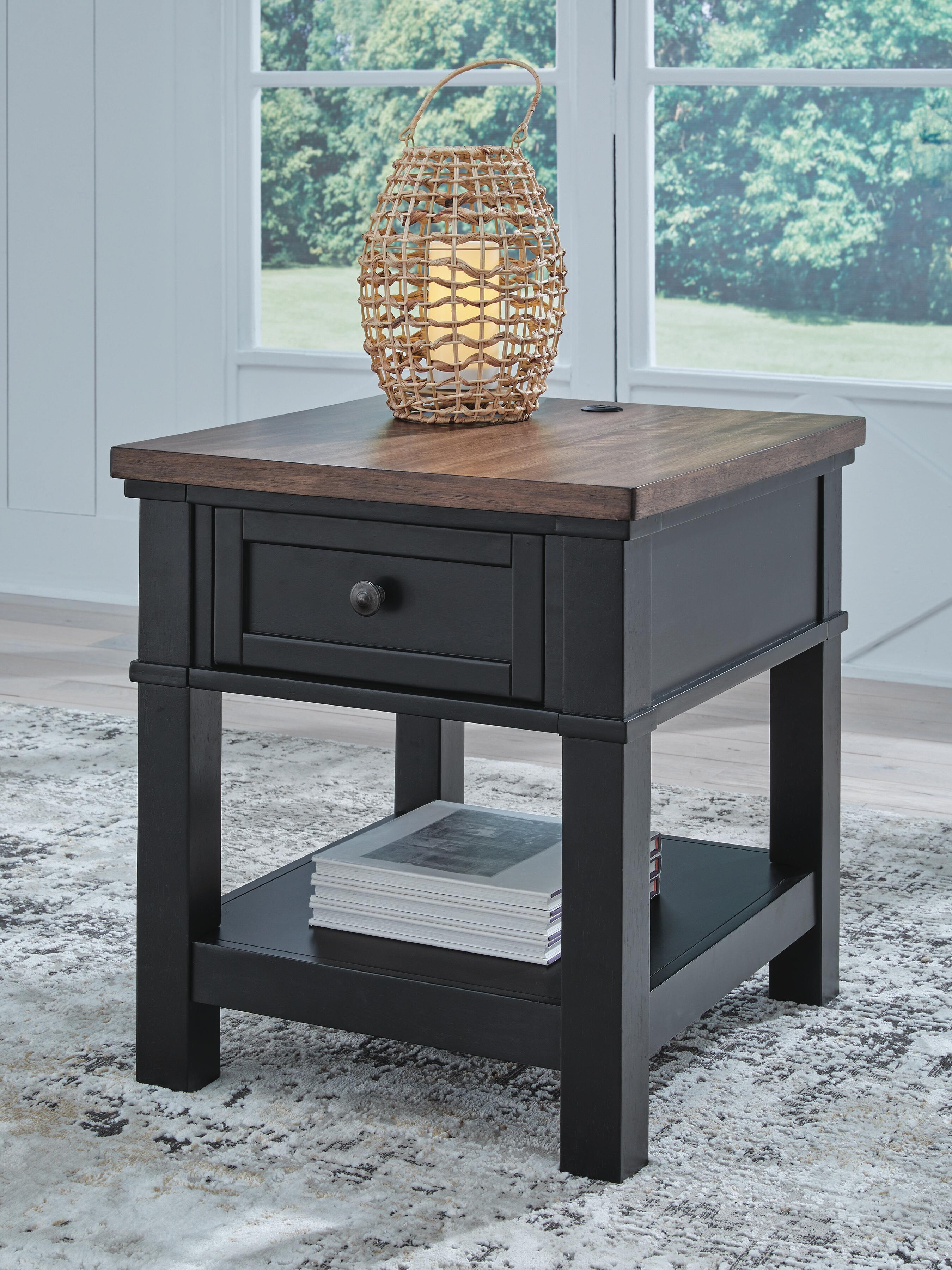Wildenauer End Table - Luxury Home Furniture (MI)