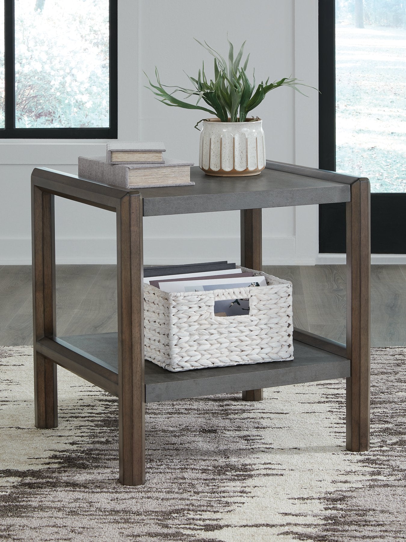 Kallenny End Table - Luxury Home Furniture (MI)