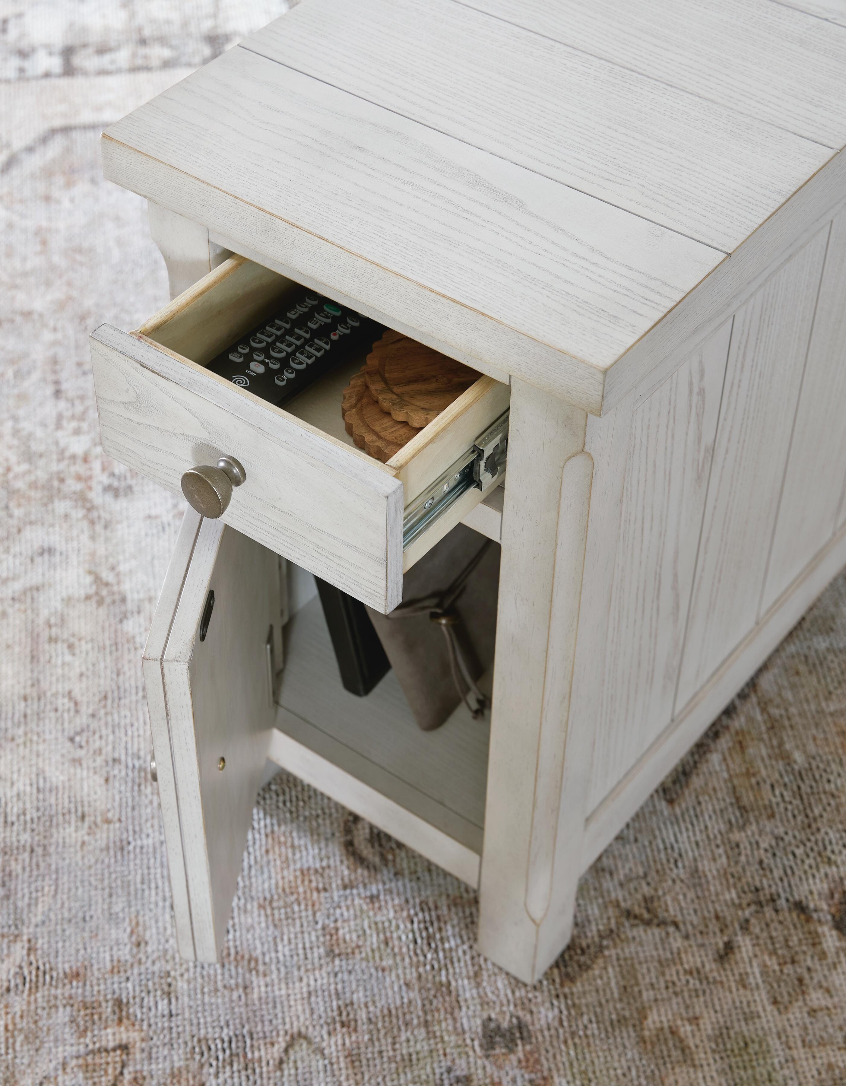 Robbinsdale Chairside End Table - Luxury Home Furniture (MI)
