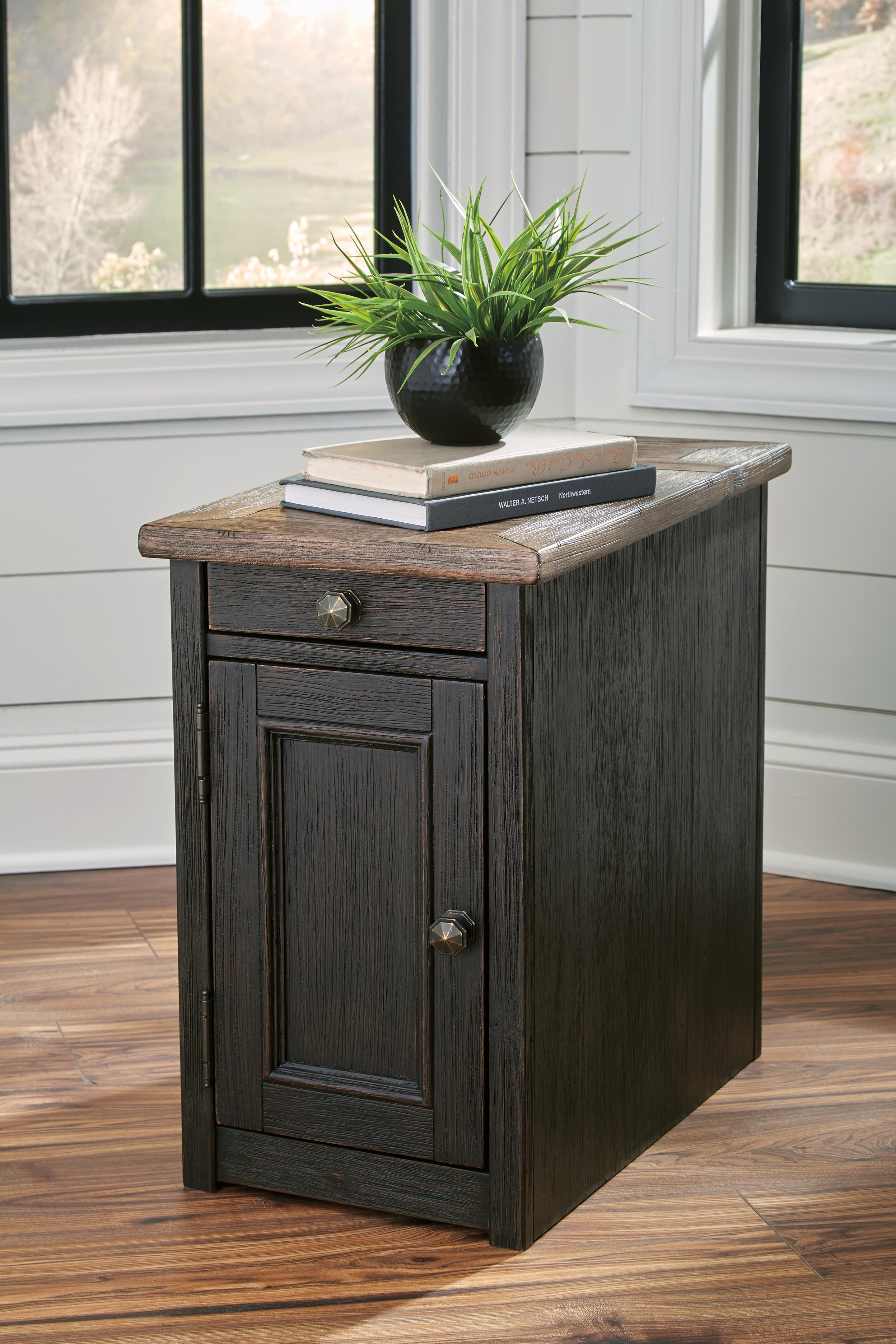 Tyler Creek Table Set - Luxury Home Furniture (MI)
