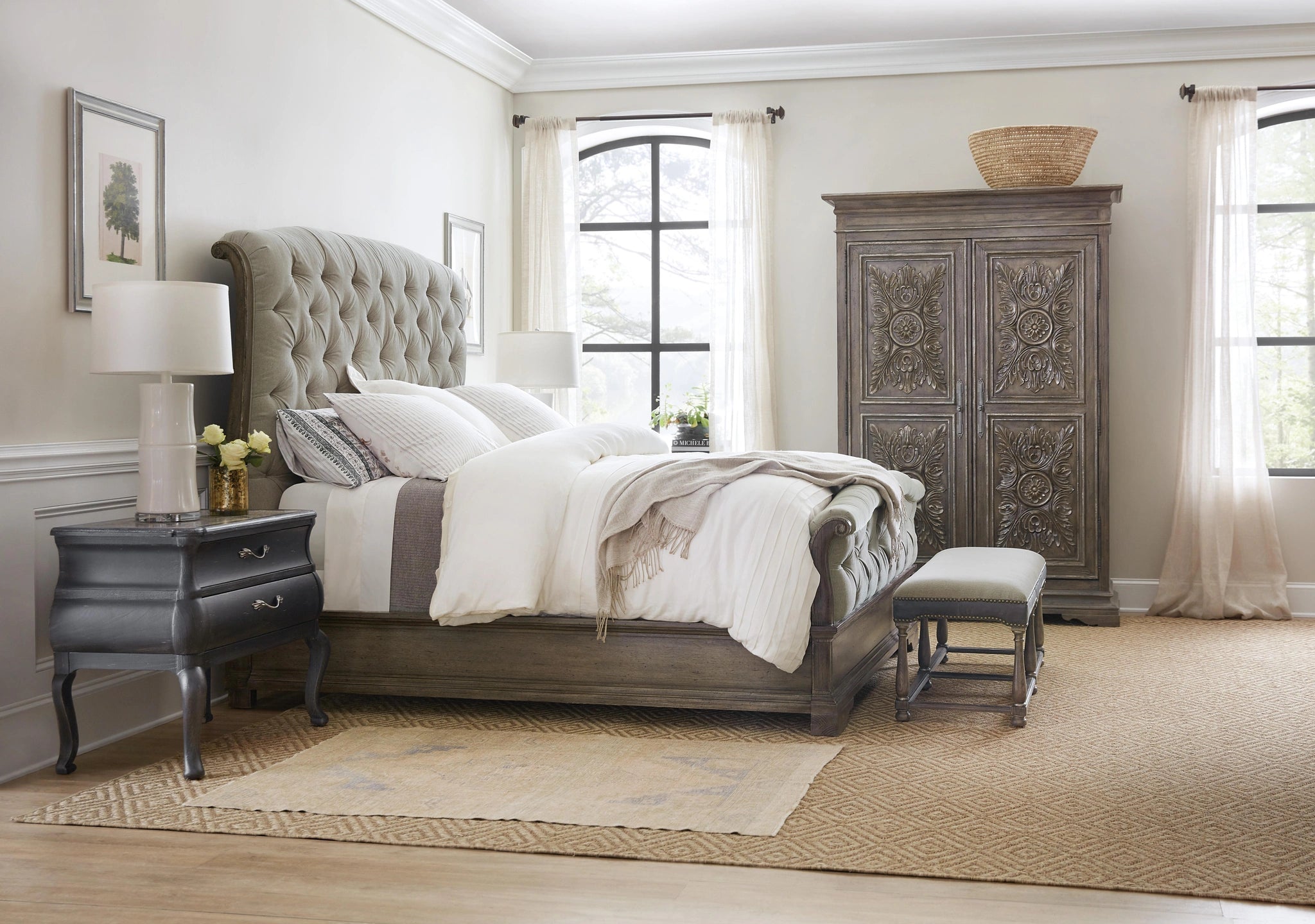 Woodlands Queen Upholstered Bed