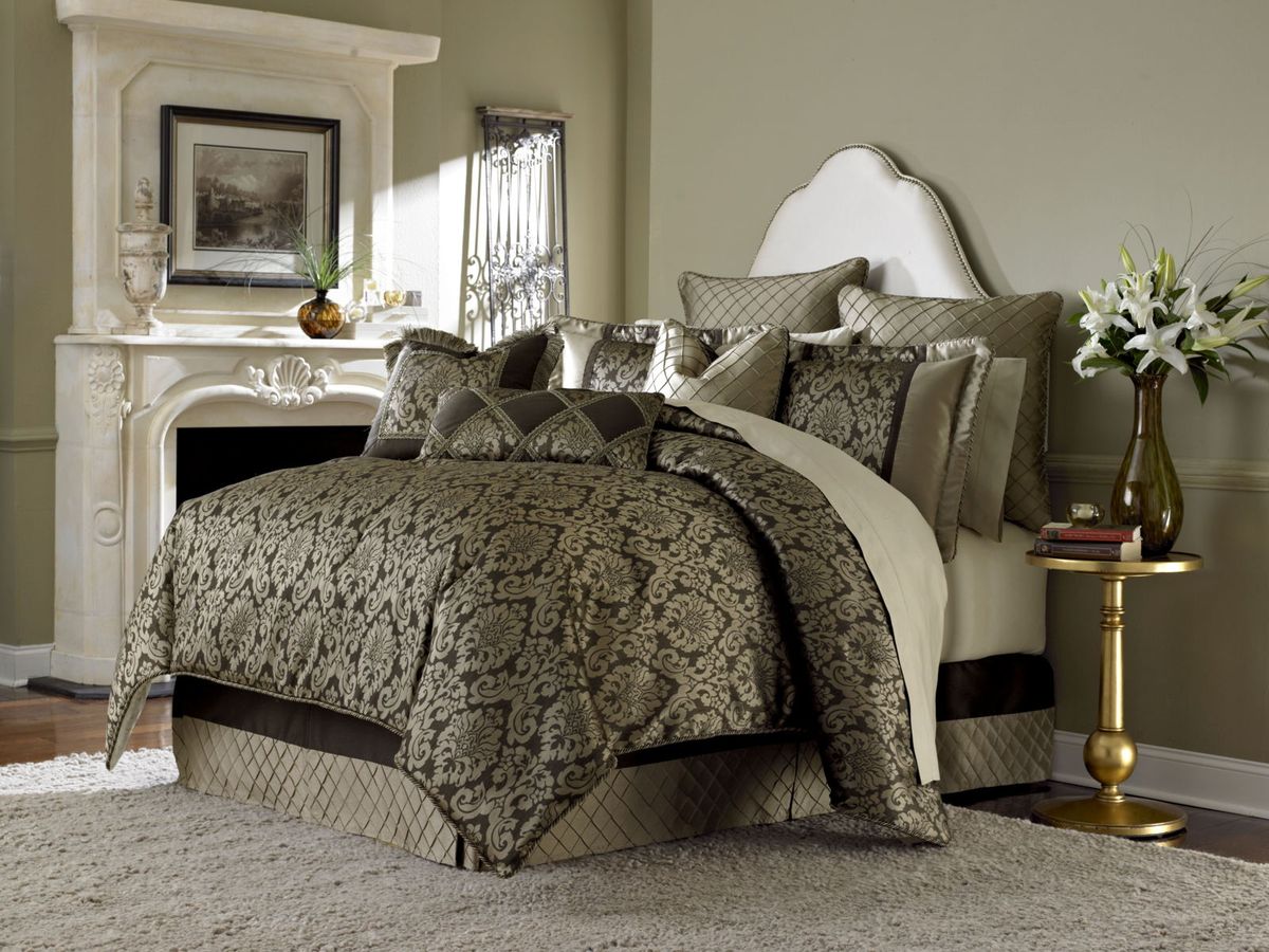 AICO Imperial 9-pc Queen Comforter Set in Bronze - Luxury Home Furniture (MI)
